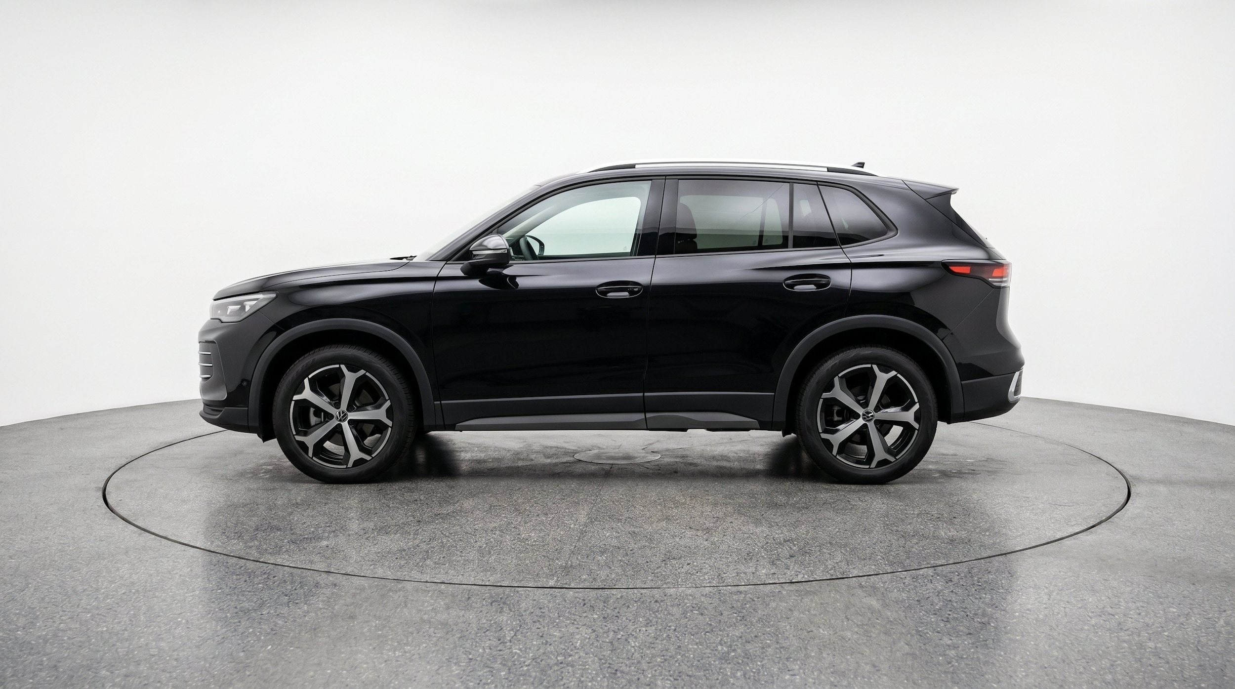 Thumbnail: 2026 Volkswagen Tiguan - 5