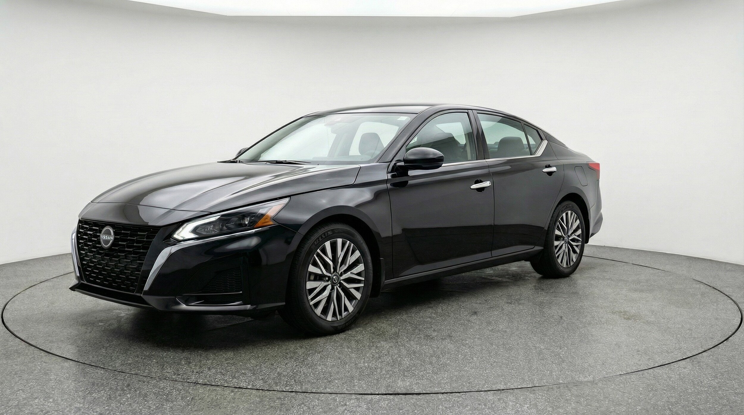 Thumbnail: 2025 Nissan Altima - 3