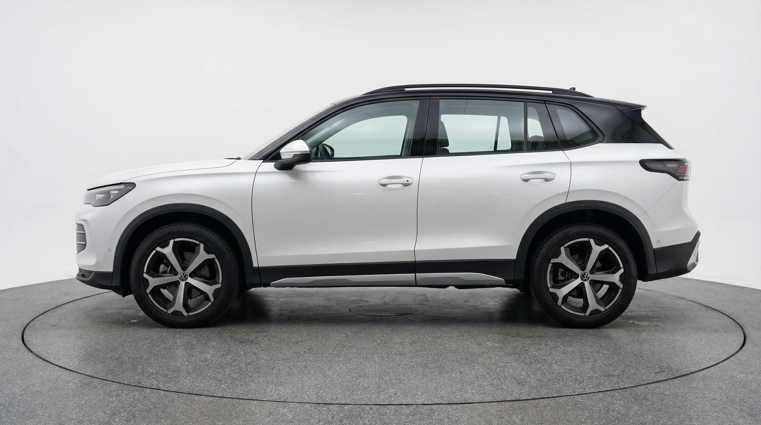 Thumbnail: 2026 Volkswagen Tiguan - 5