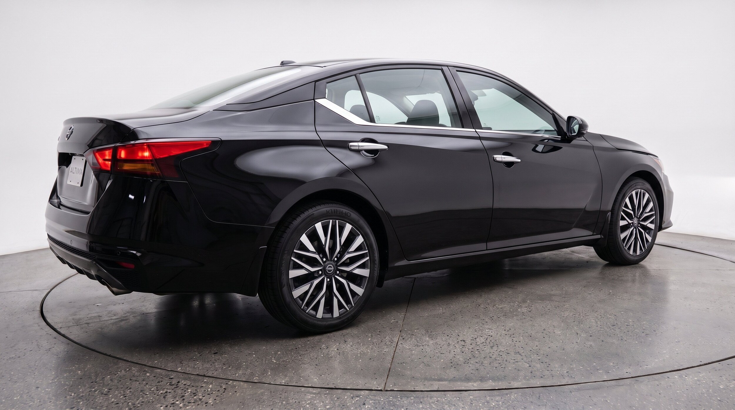 Thumbnail: 2025 Nissan Altima - 9