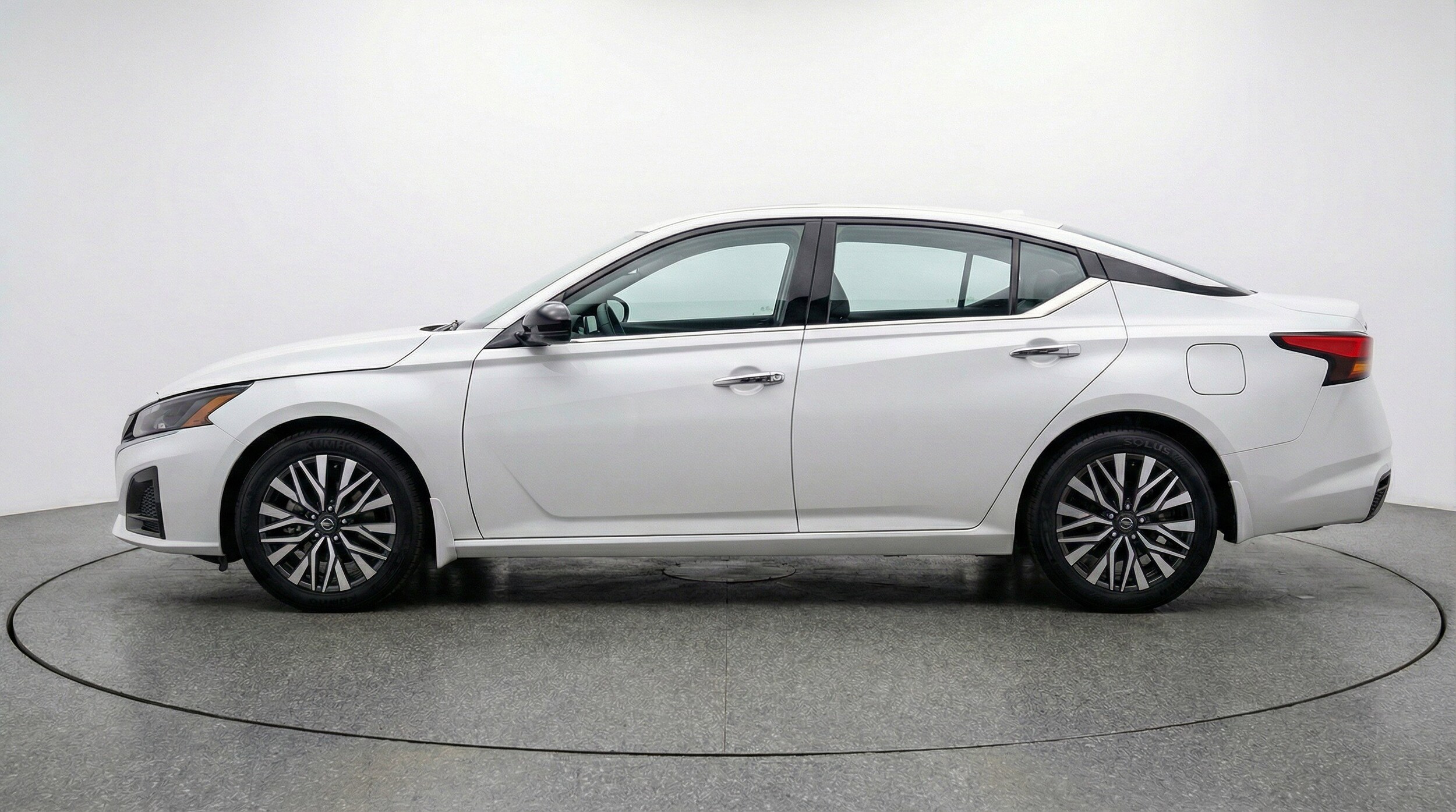 Thumbnail: 2025 Nissan Altima - 5