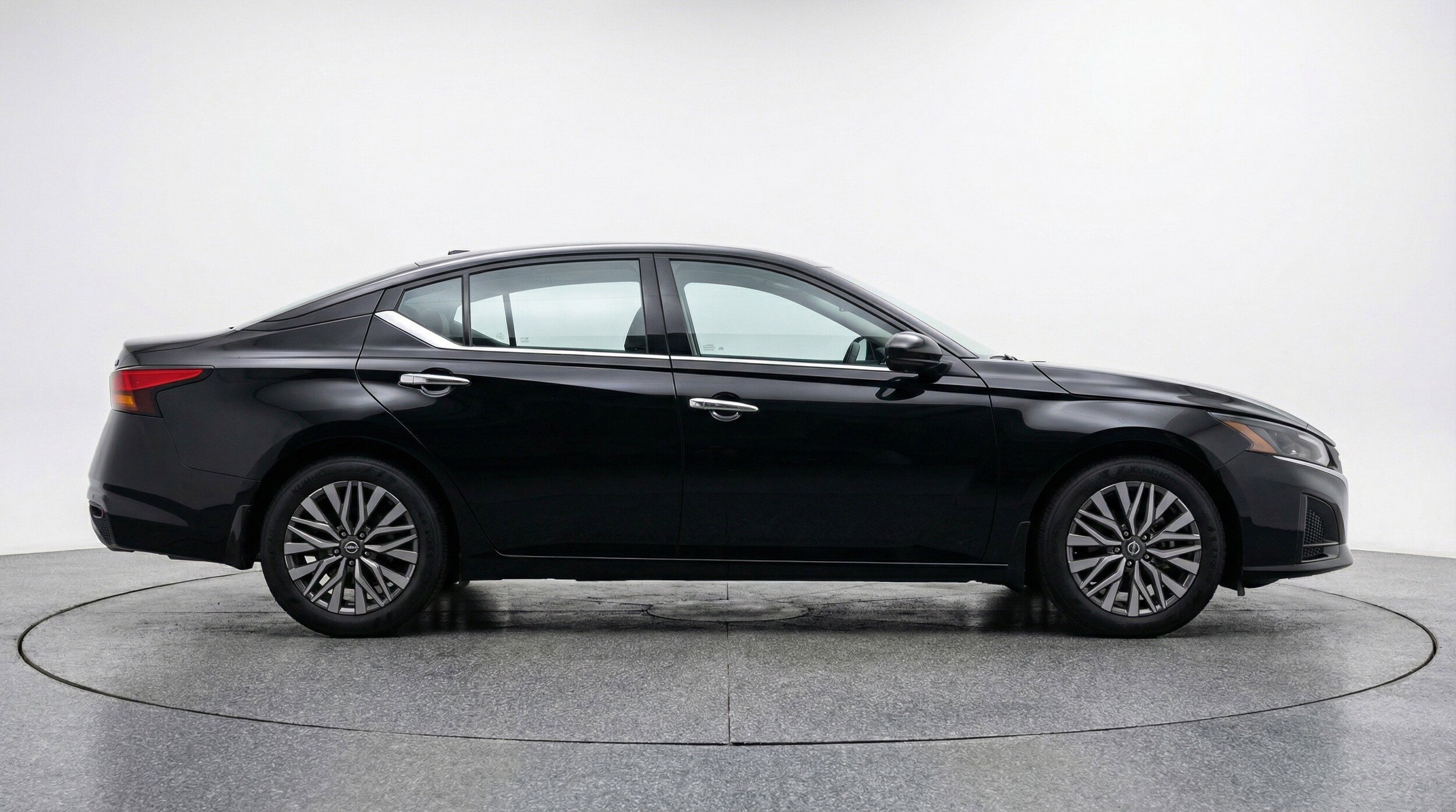 Thumbnail: 2025 Nissan Altima - 11