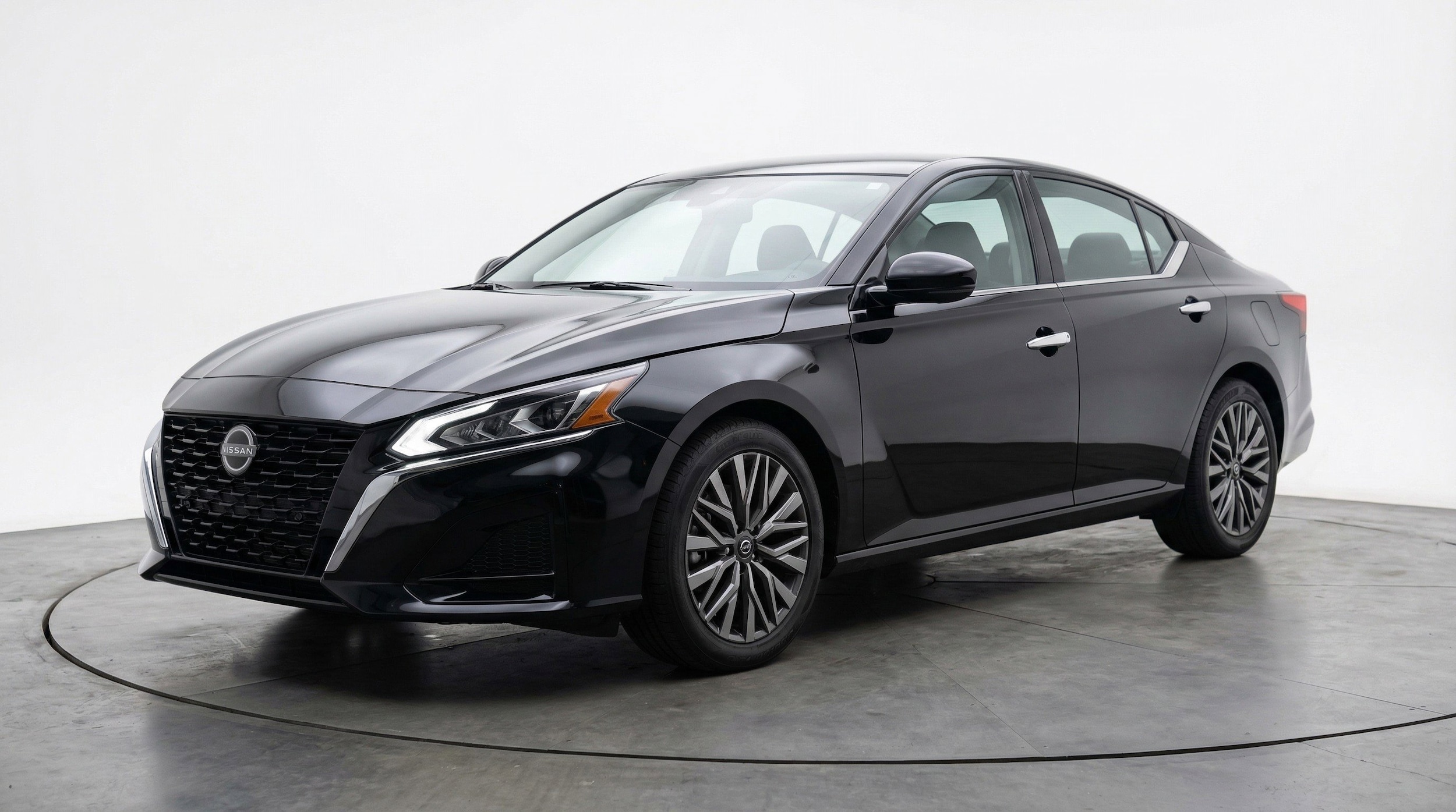 Thumbnail: 2025 Nissan Altima - 3