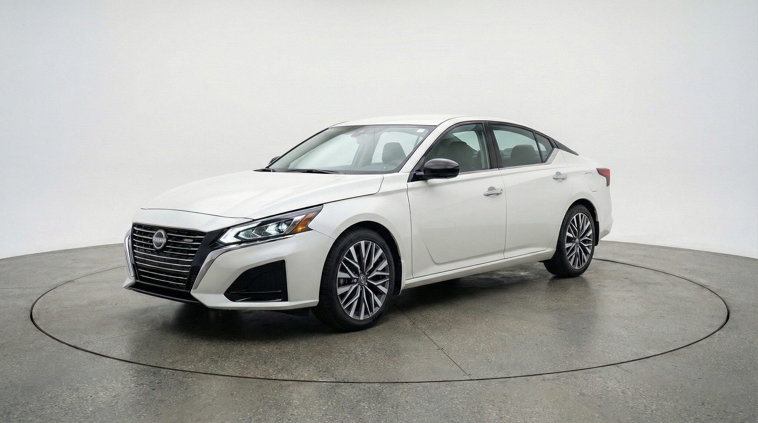 Thumbnail: 2025 Nissan Altima - 3