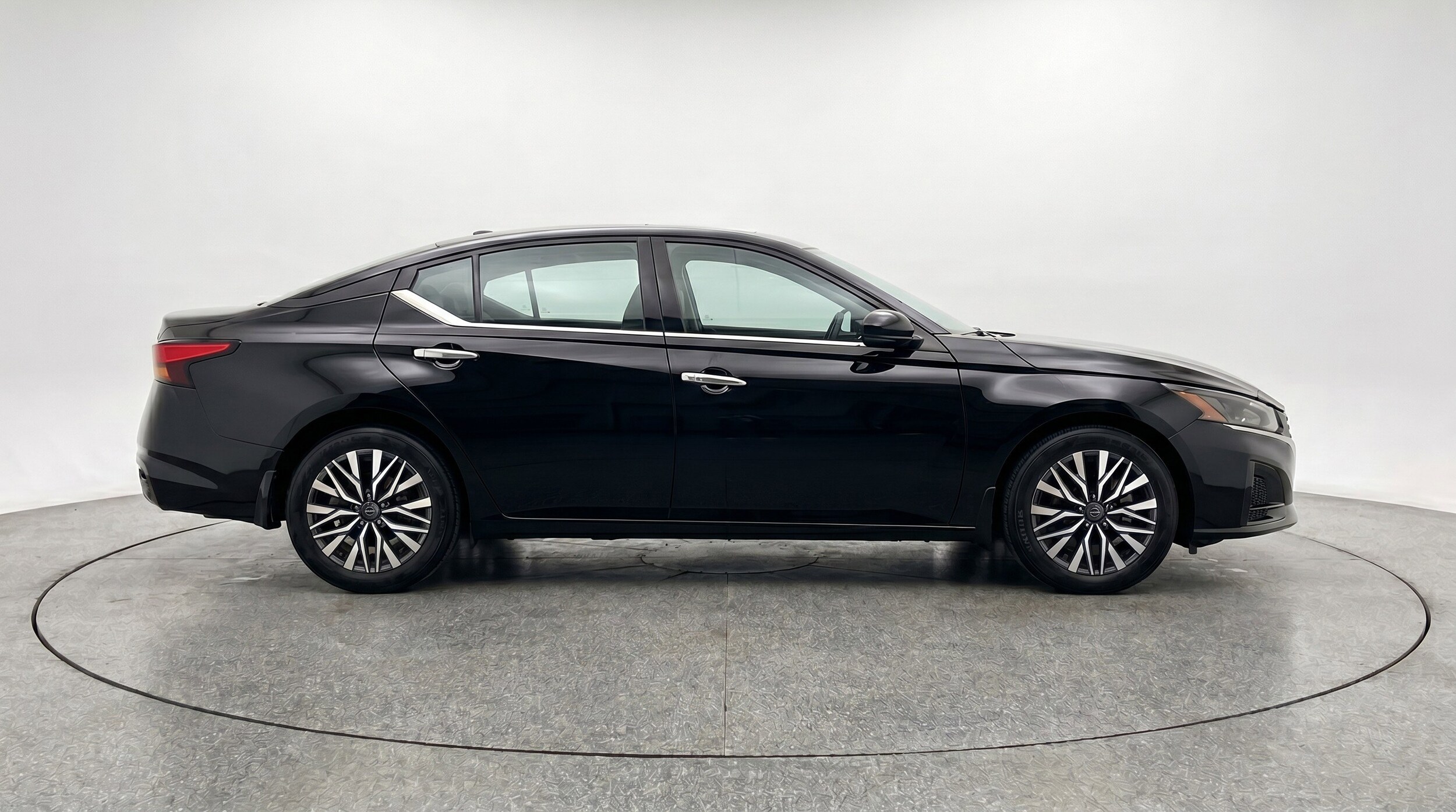 Thumbnail: 2025 Nissan Altima - 11