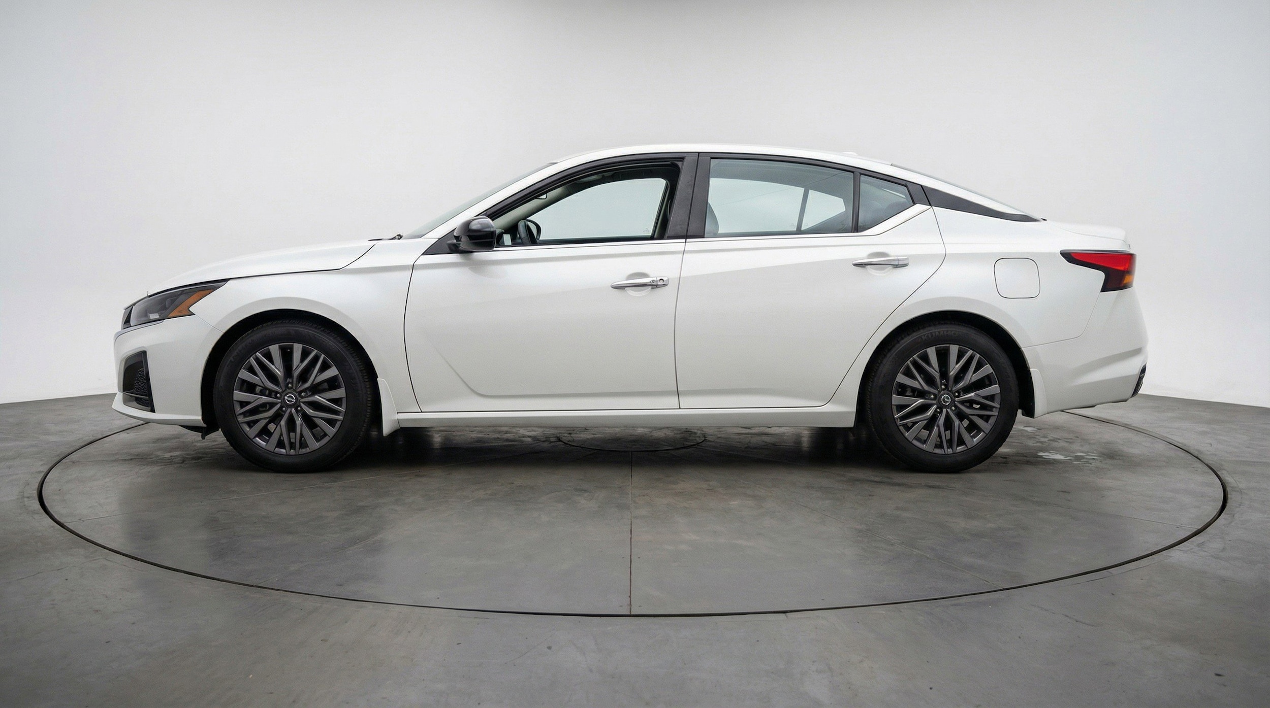 Thumbnail: 2025 Nissan Altima - 5