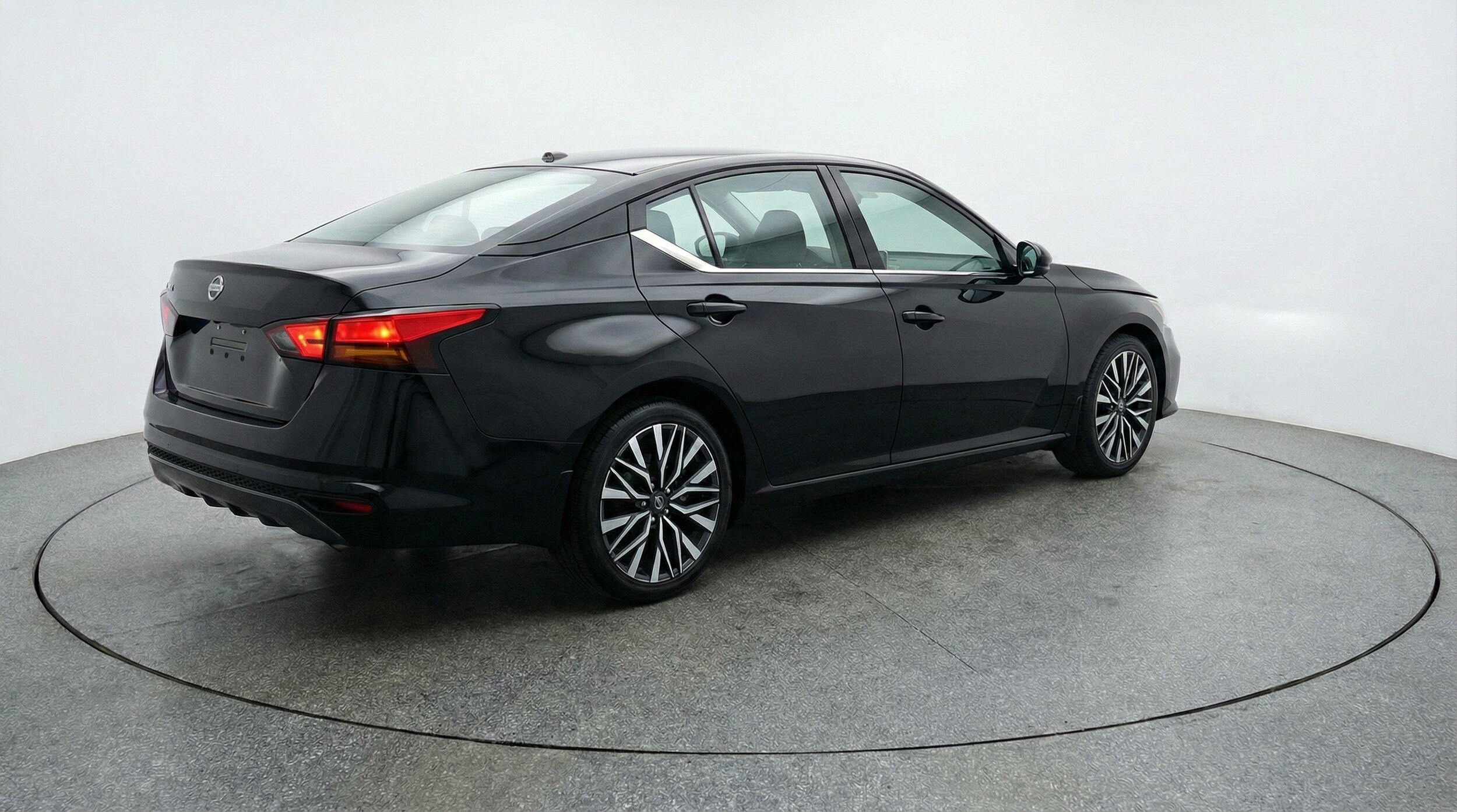 Thumbnail: 2025 Nissan Altima - 9
