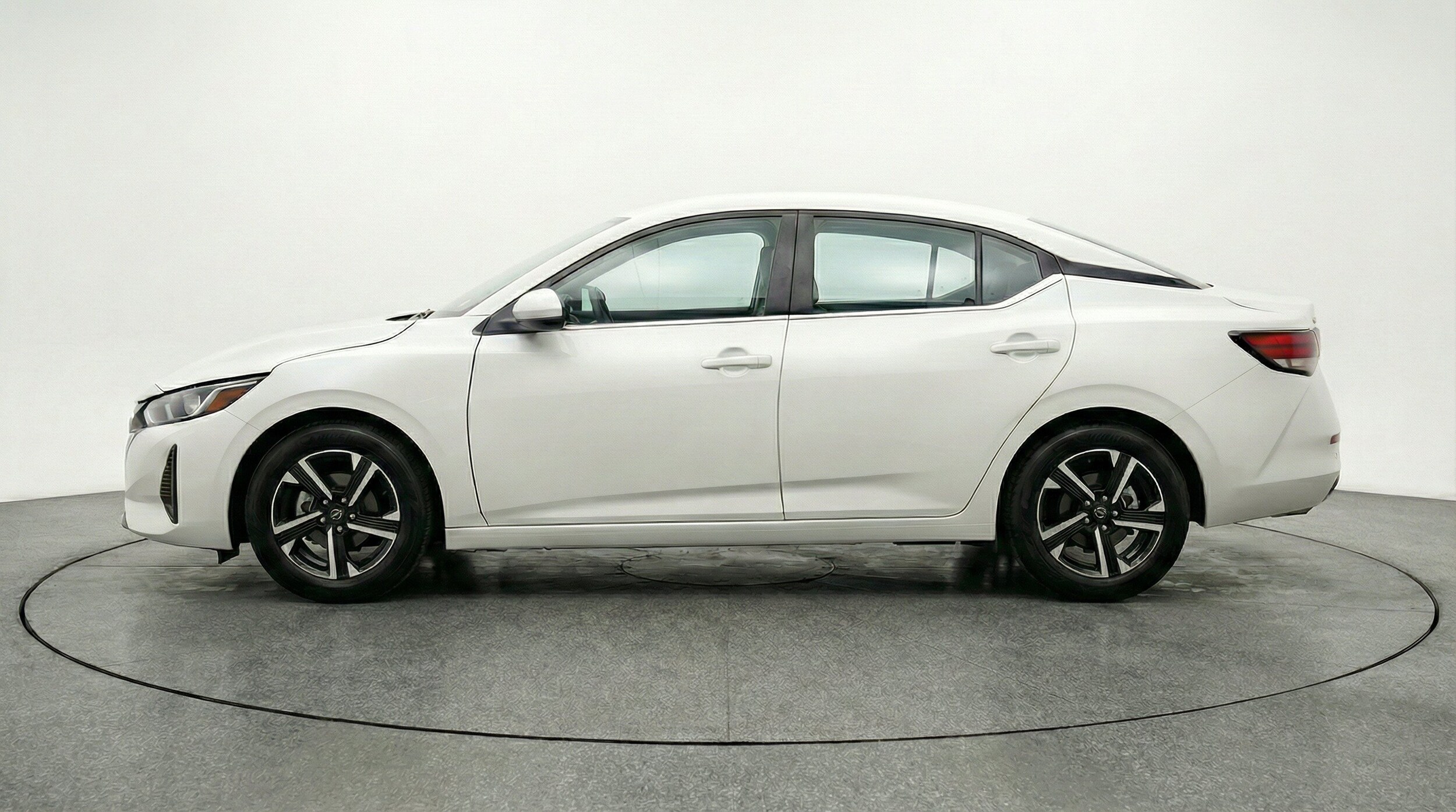 Thumbnail: 2025 Nissan Sentra - 5