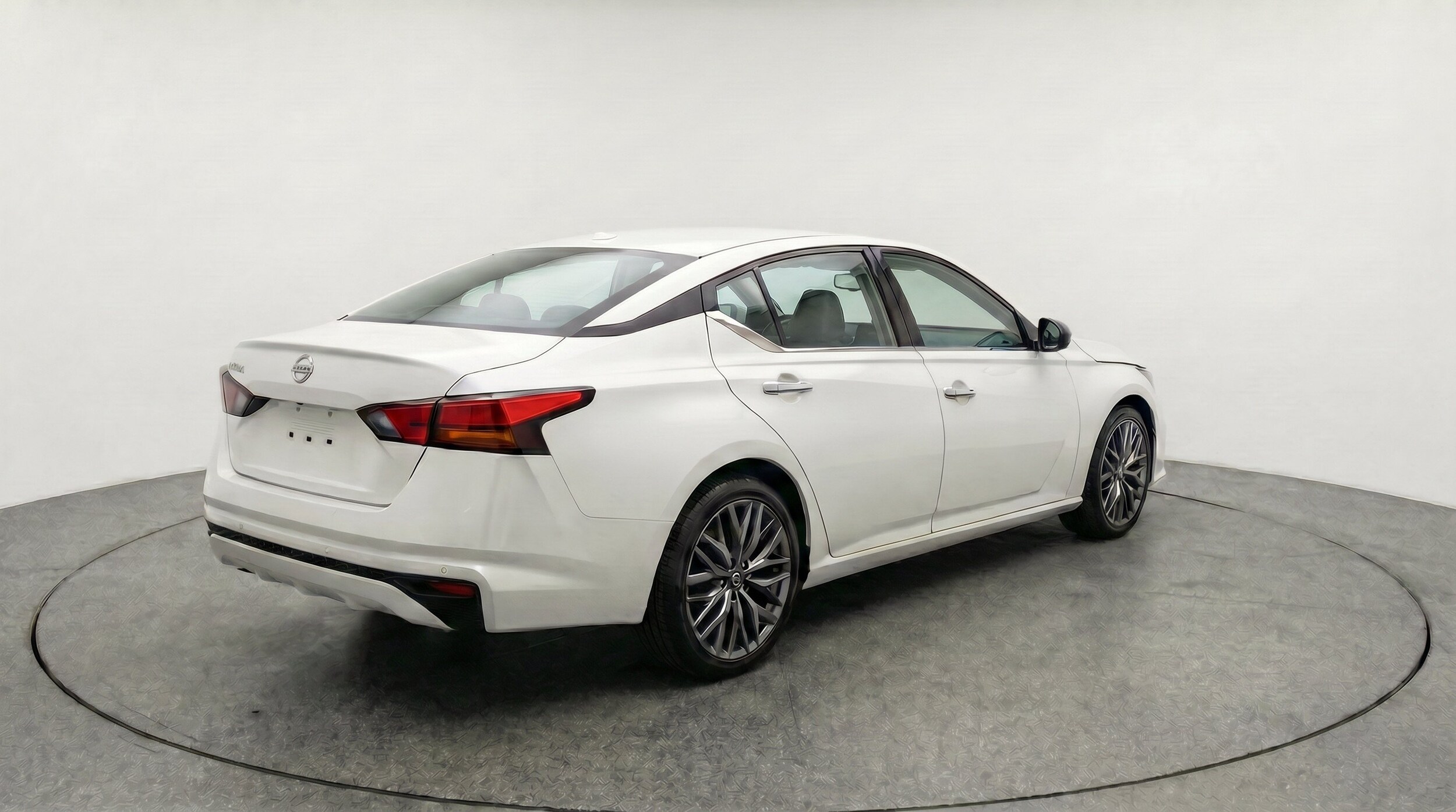 Thumbnail: 2025 Nissan Altima - 9