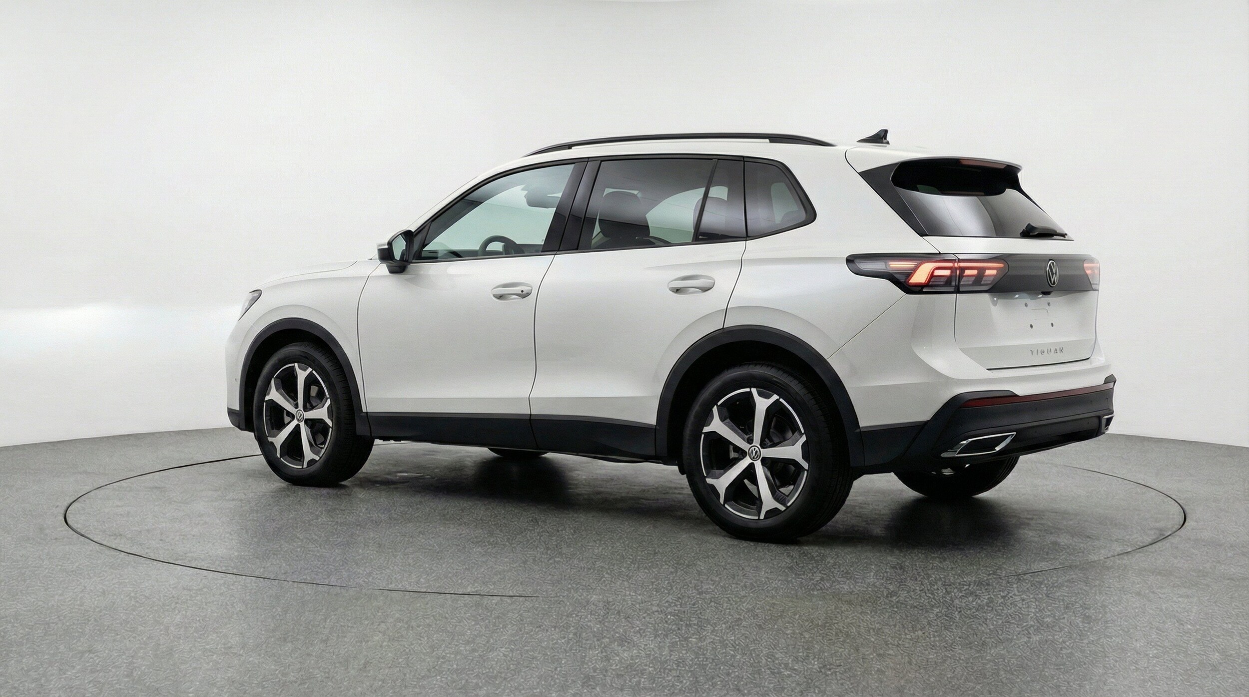 Thumbnail: 2026 Volkswagen Tiguan - 6