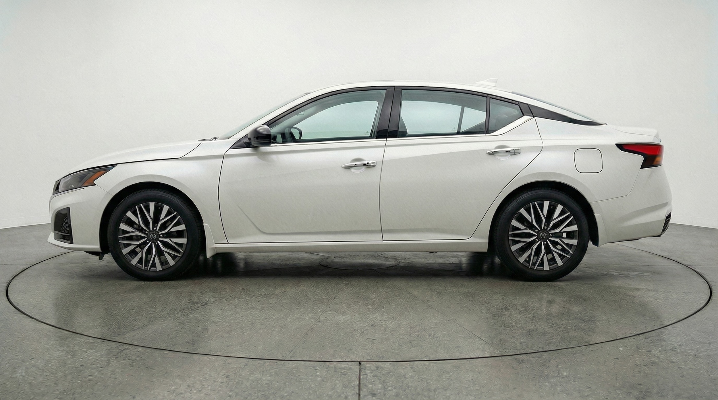 Thumbnail: 2025 Nissan Altima - 4