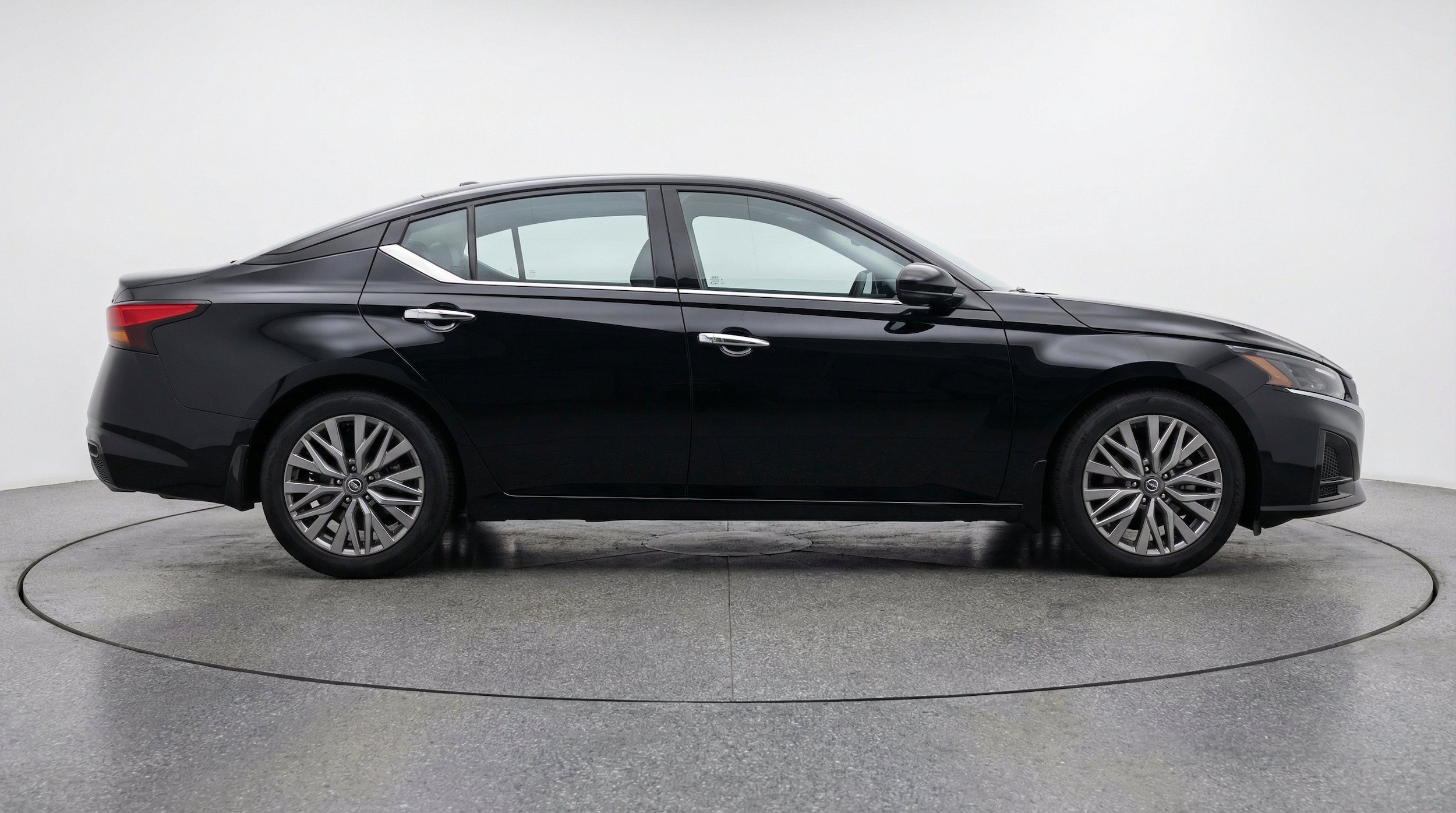 Thumbnail: 2025 Nissan Altima - 10