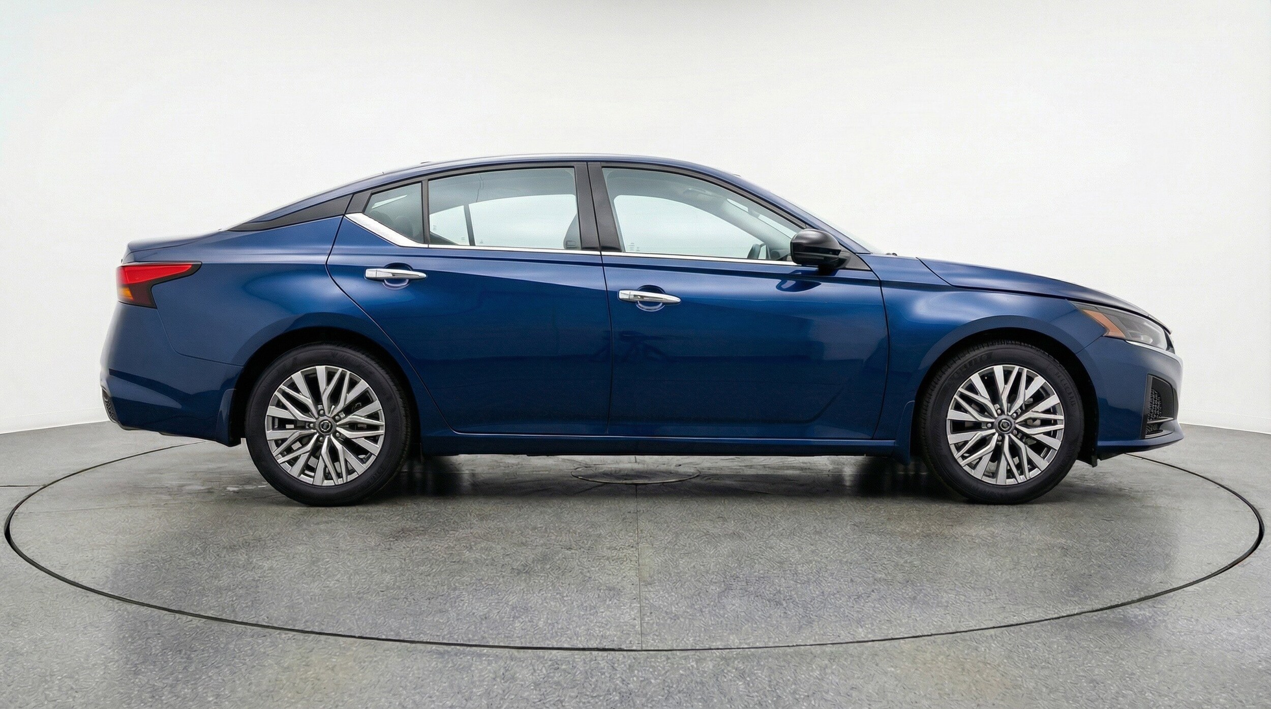 Thumbnail: 2025 Nissan Altima - 11