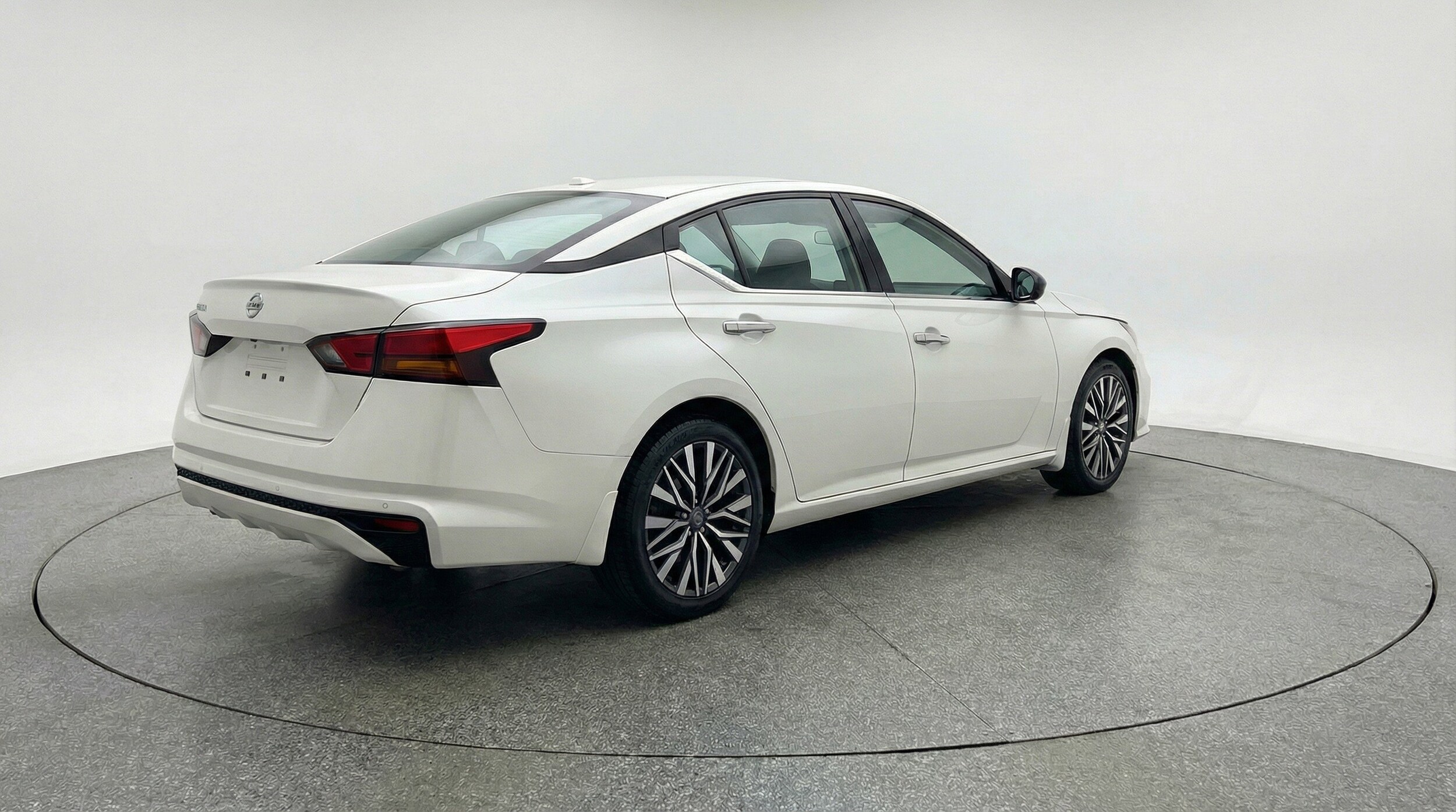 Thumbnail: 2025 Nissan Altima - 9