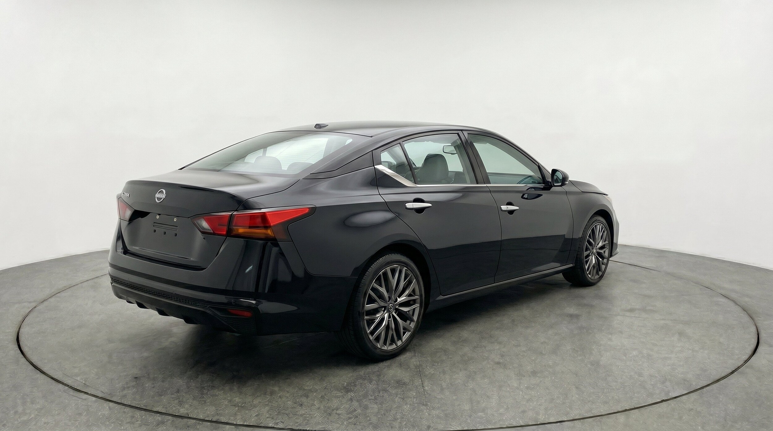 Thumbnail: 2025 Nissan Altima - 9