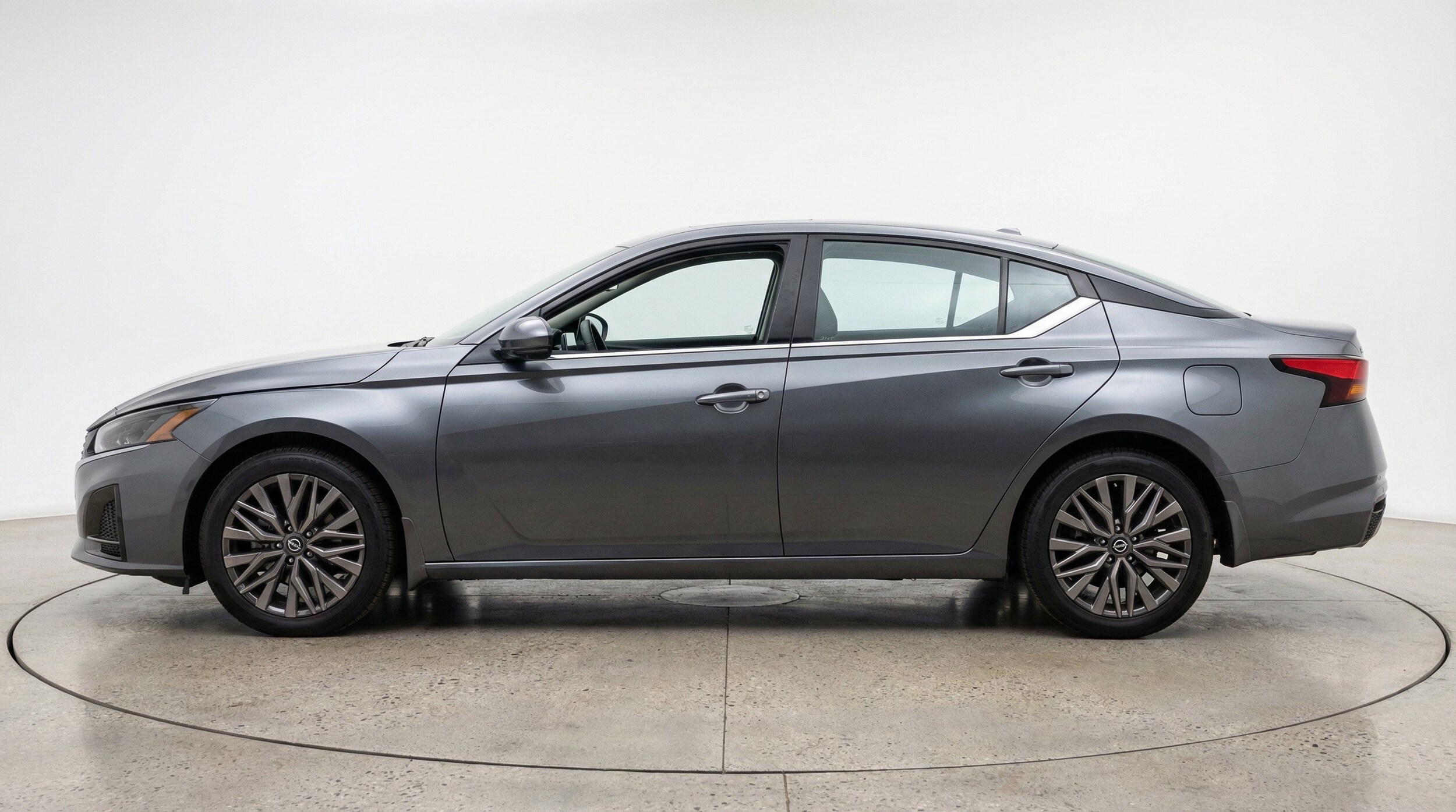 Thumbnail: 2025 Nissan Altima - 5