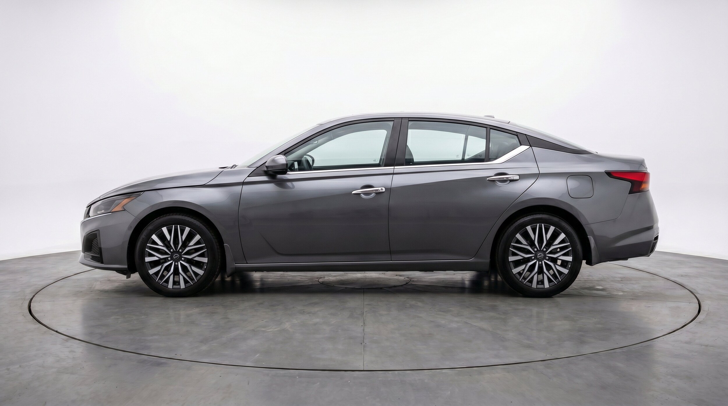 Thumbnail: 2025 Nissan Altima - 5