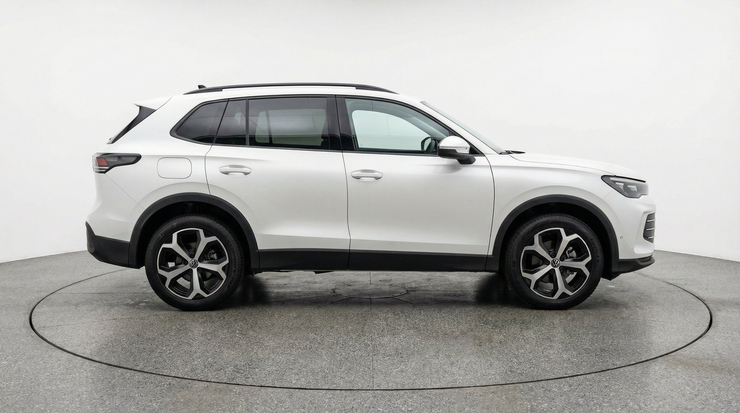 Thumbnail: 2026 Volkswagen Tiguan - 11