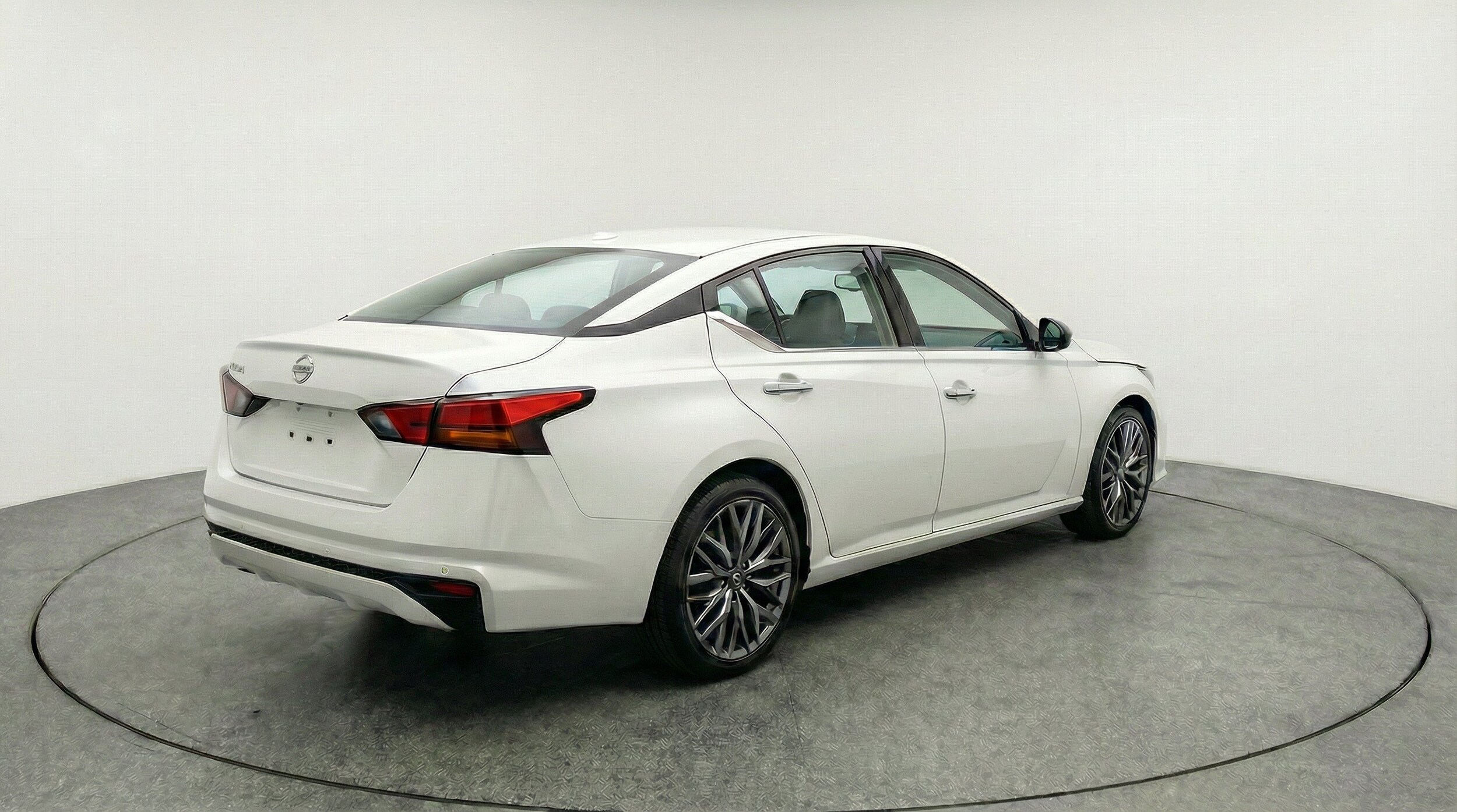 Thumbnail: 2025 Nissan Altima - 9