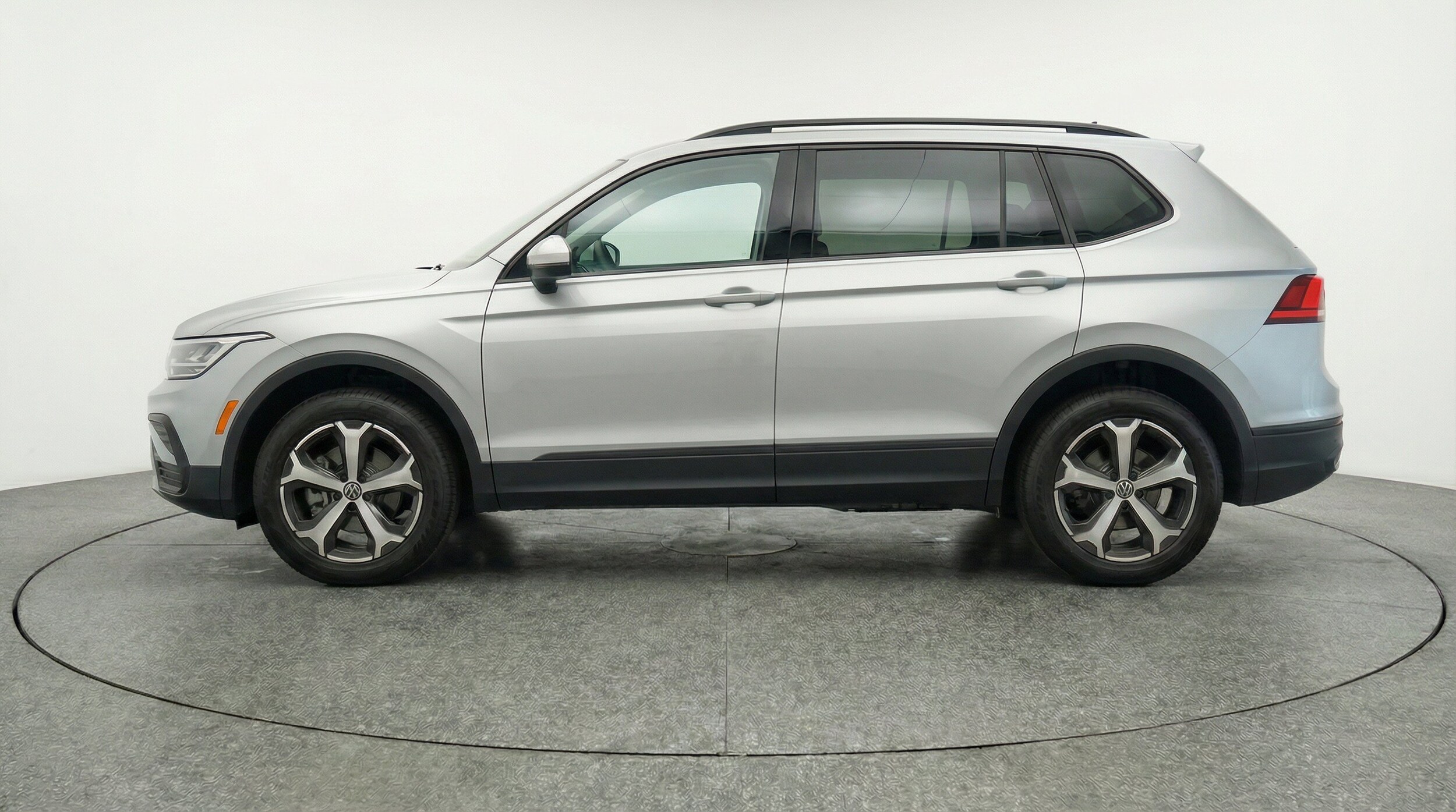 Thumbnail: 2026 Volkswagen Tiguan - 5