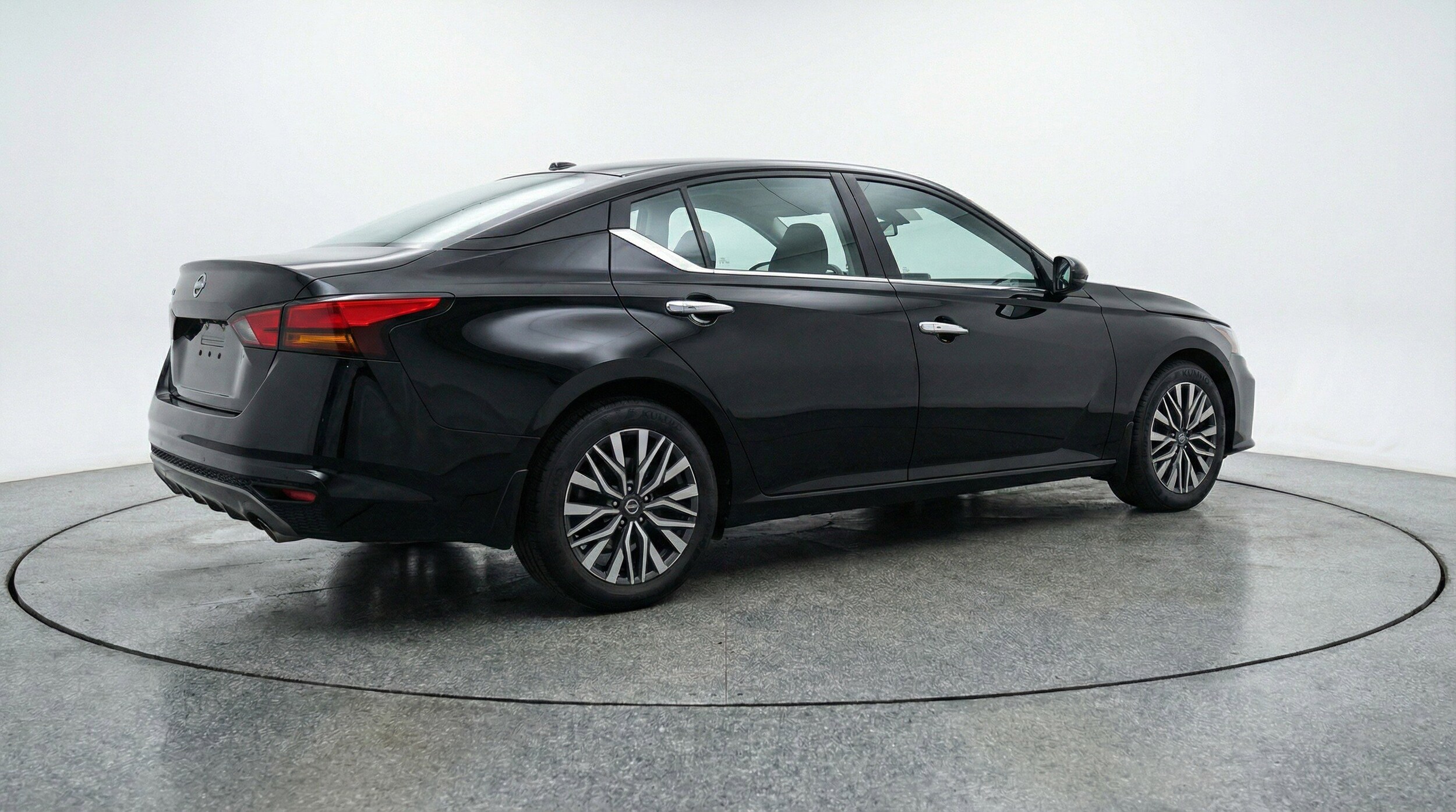 Thumbnail: 2025 Nissan Altima - 9