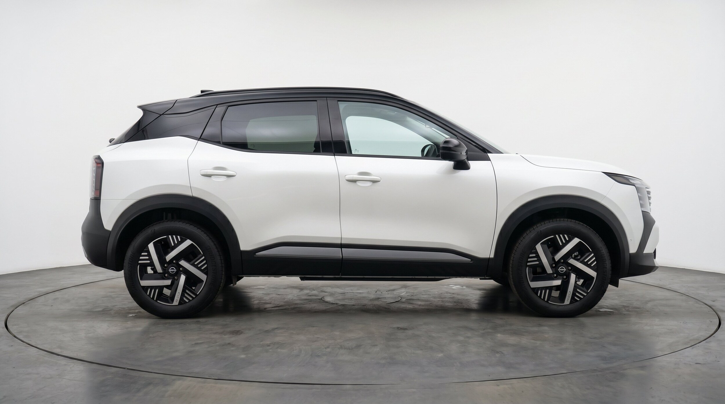 Thumbnail: 2026 Nissan Kicks - 11