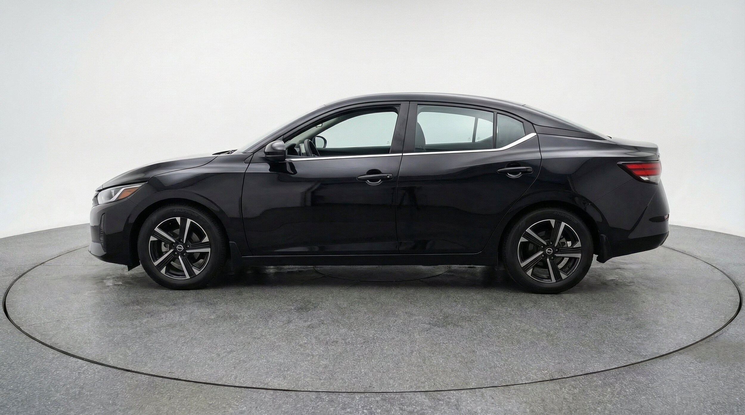 Thumbnail: 2025 Nissan Sentra - 5