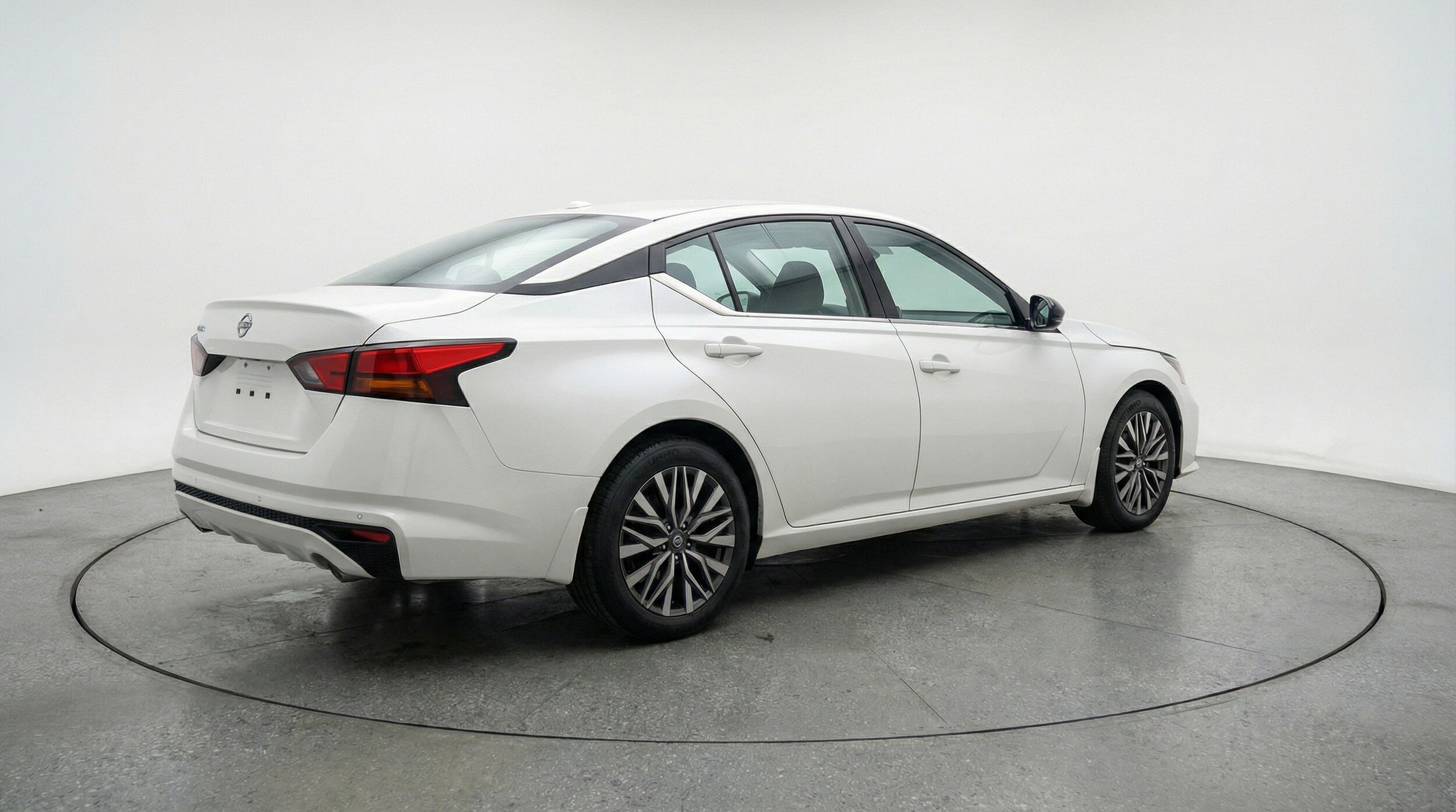 Thumbnail: 2025 Nissan Altima - 9