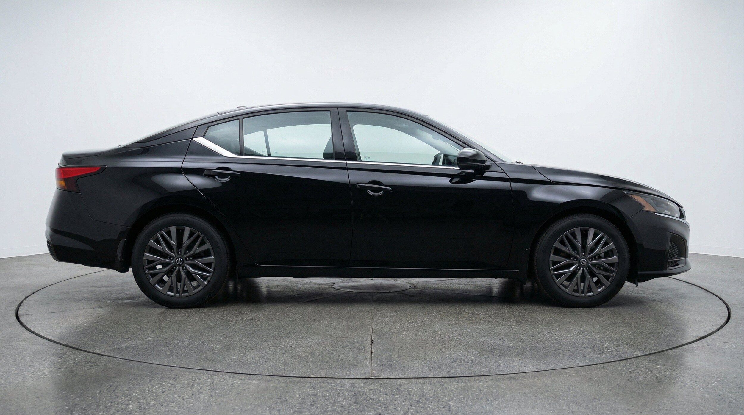 Thumbnail: 2025 Nissan Altima - 10