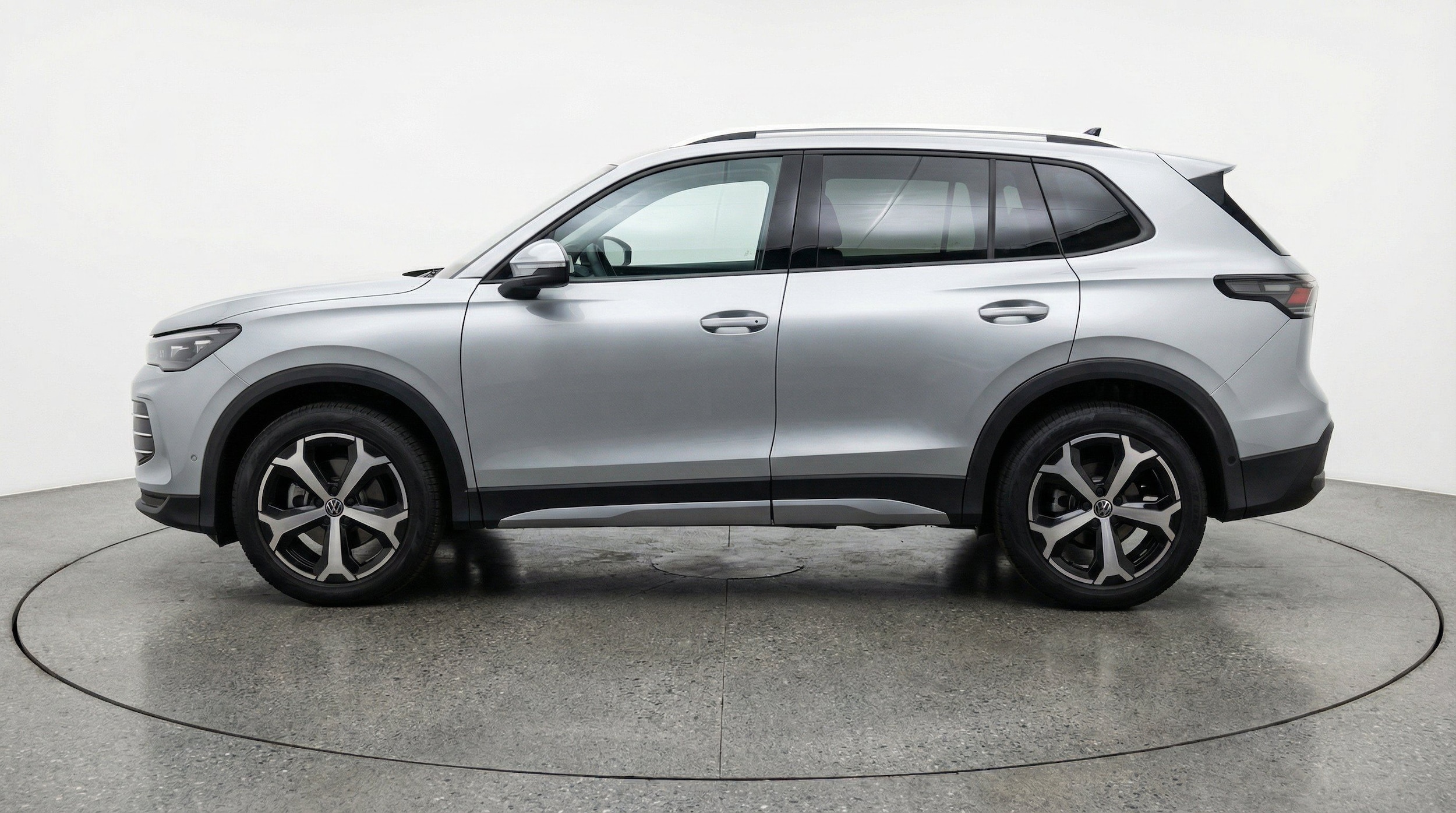 Thumbnail: 2026 Volkswagen Tiguan - 5