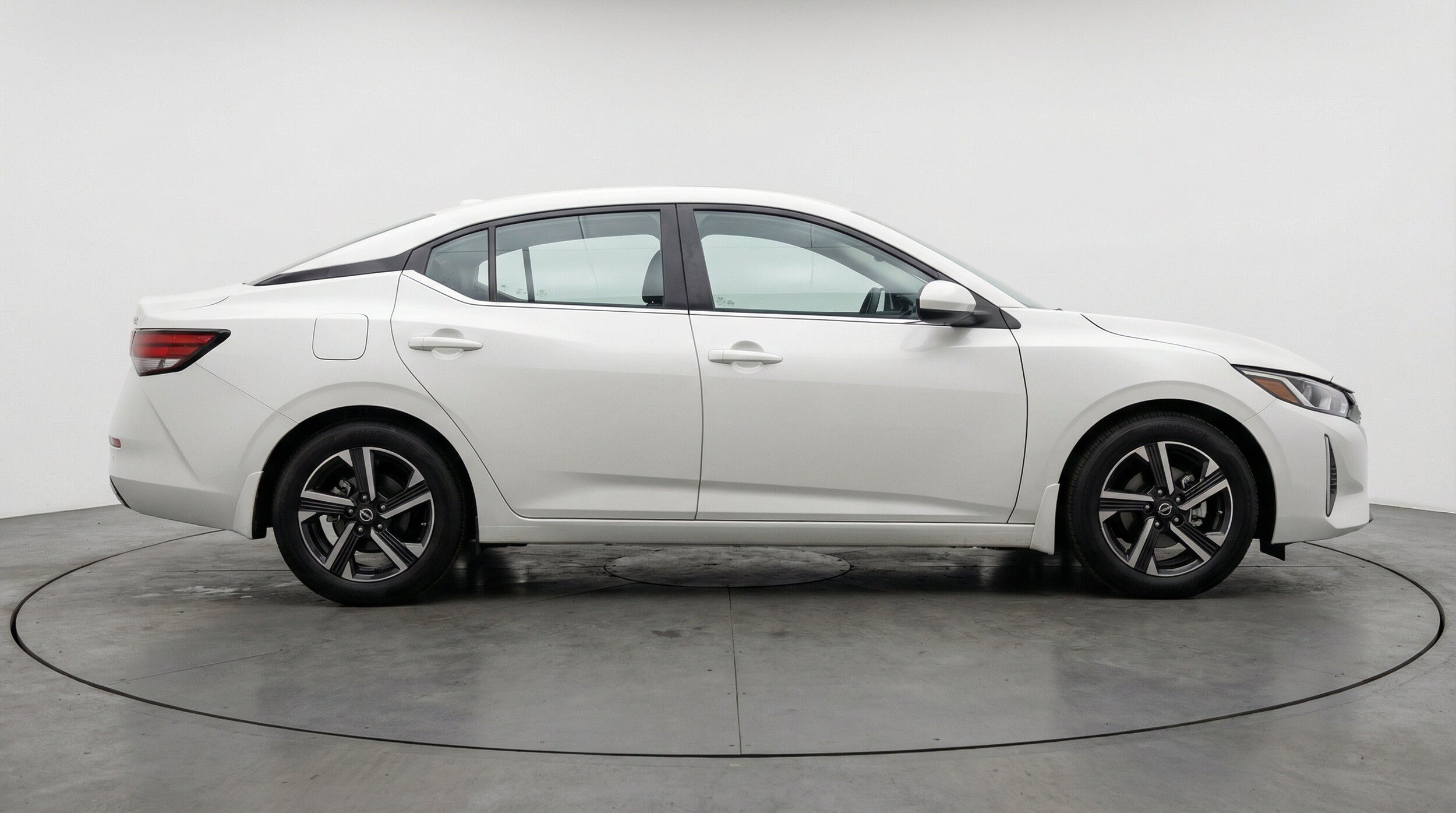 Thumbnail: 2025 Nissan Sentra - 10