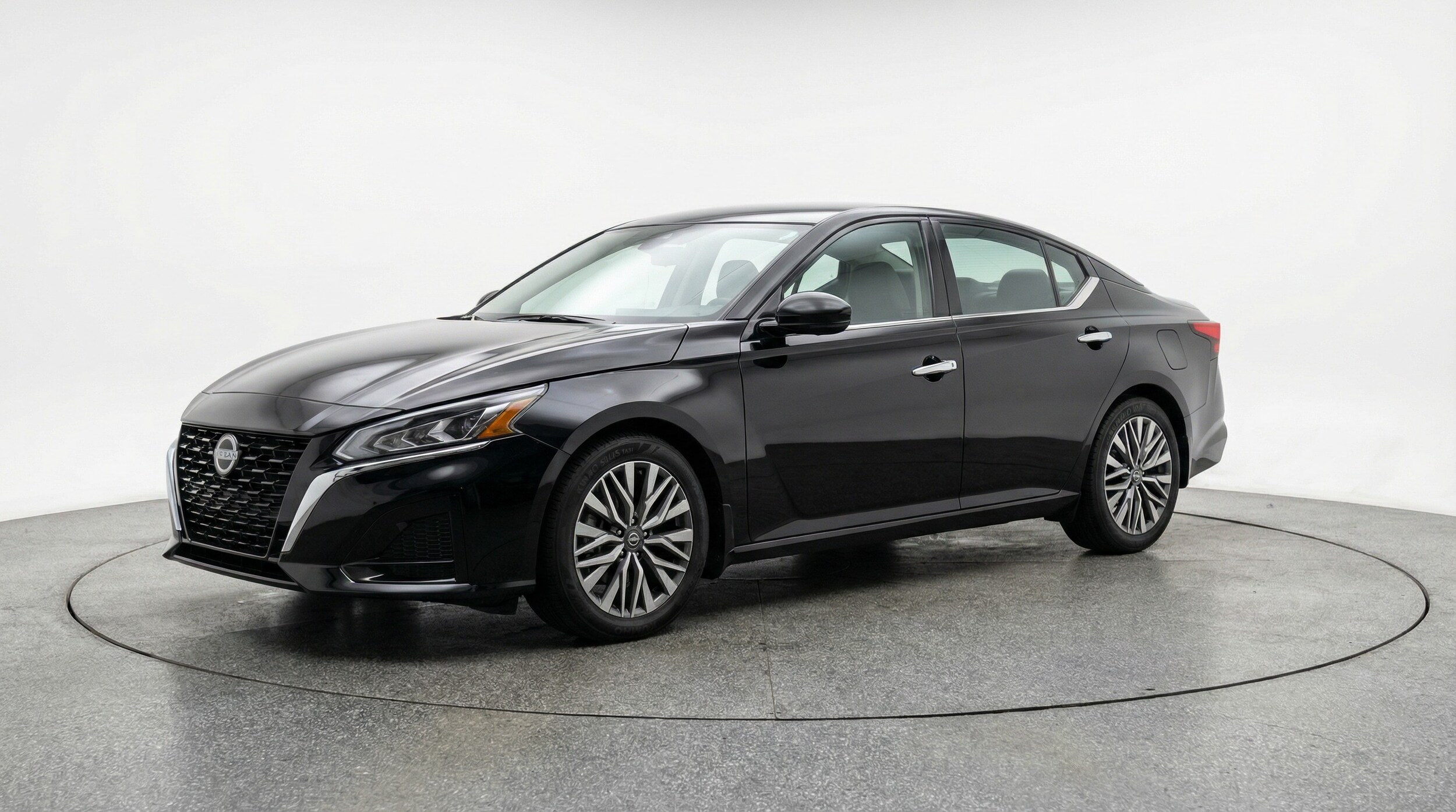 Thumbnail: 2025 Nissan Altima - 3