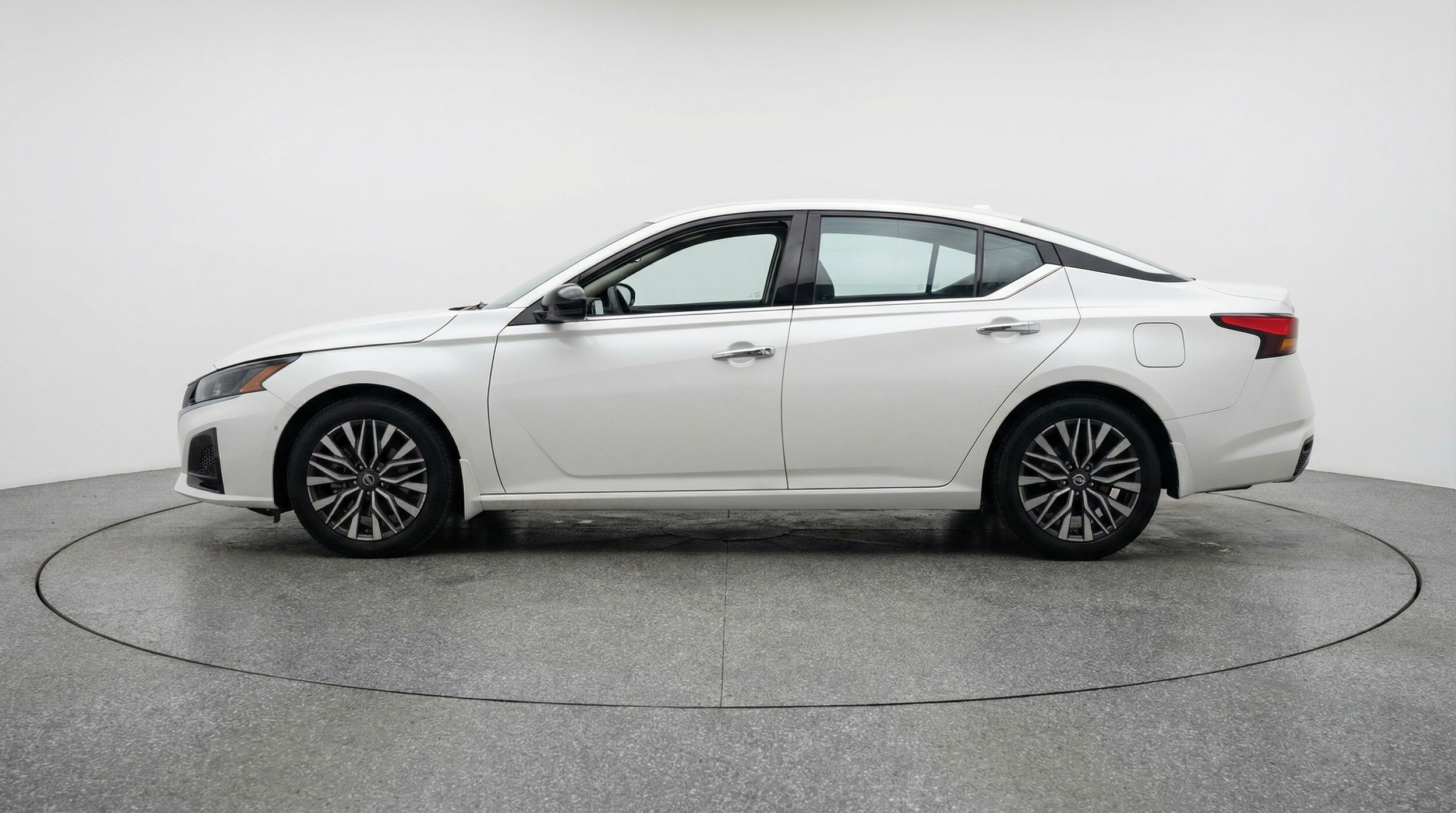 Thumbnail: 2025 Nissan Altima - 4