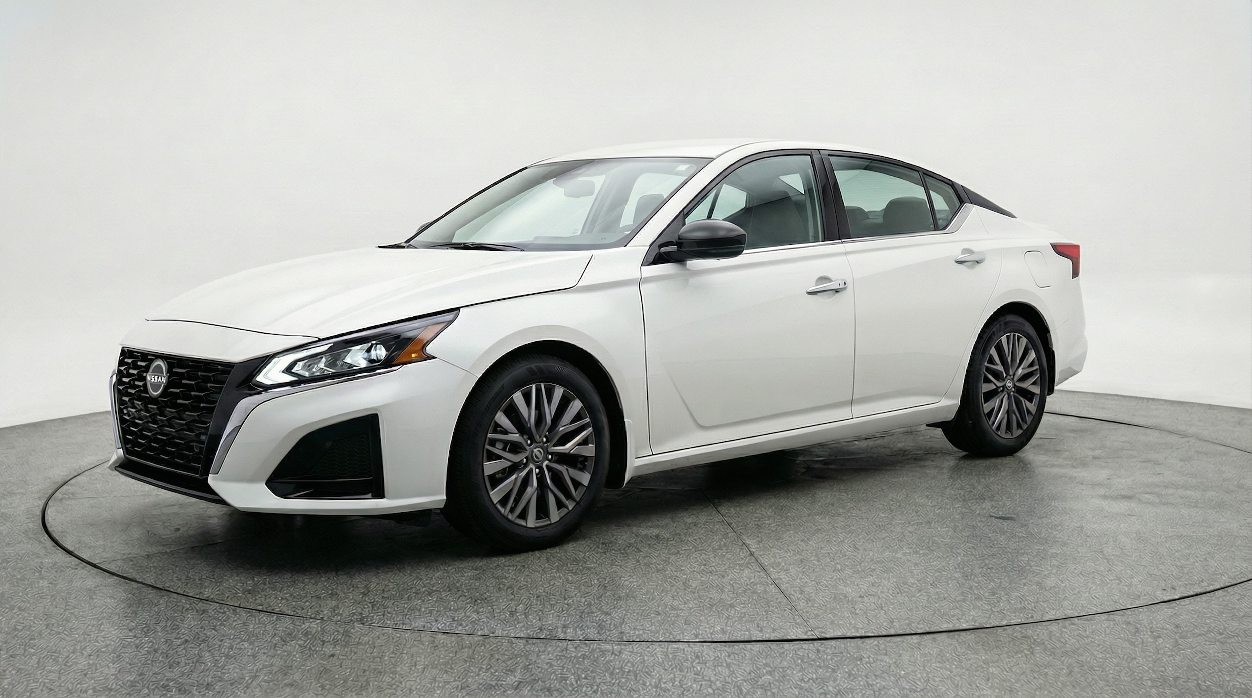 Thumbnail: 2025 Nissan Altima - 3