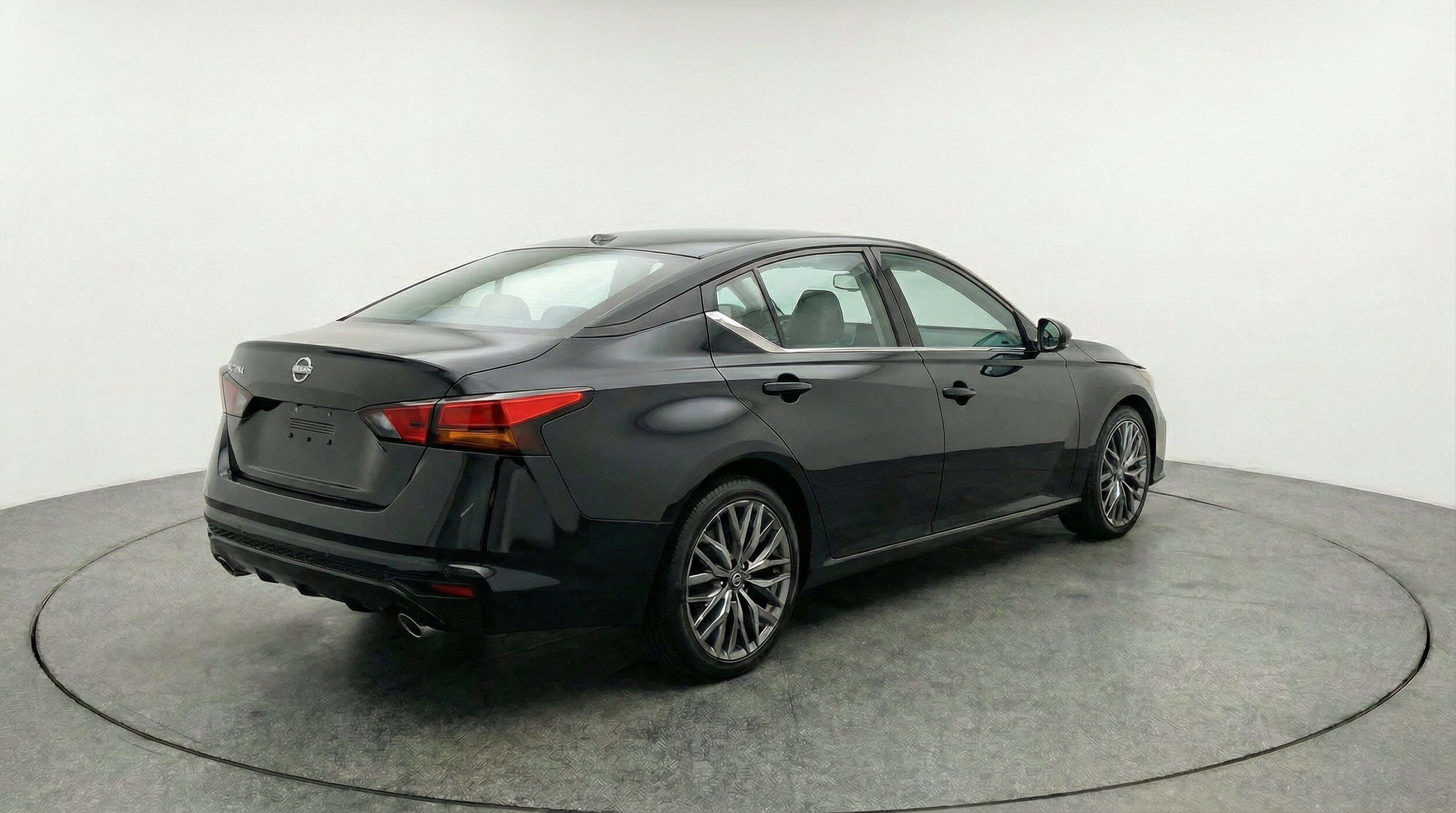 Thumbnail: 2025 Nissan Altima - 9
