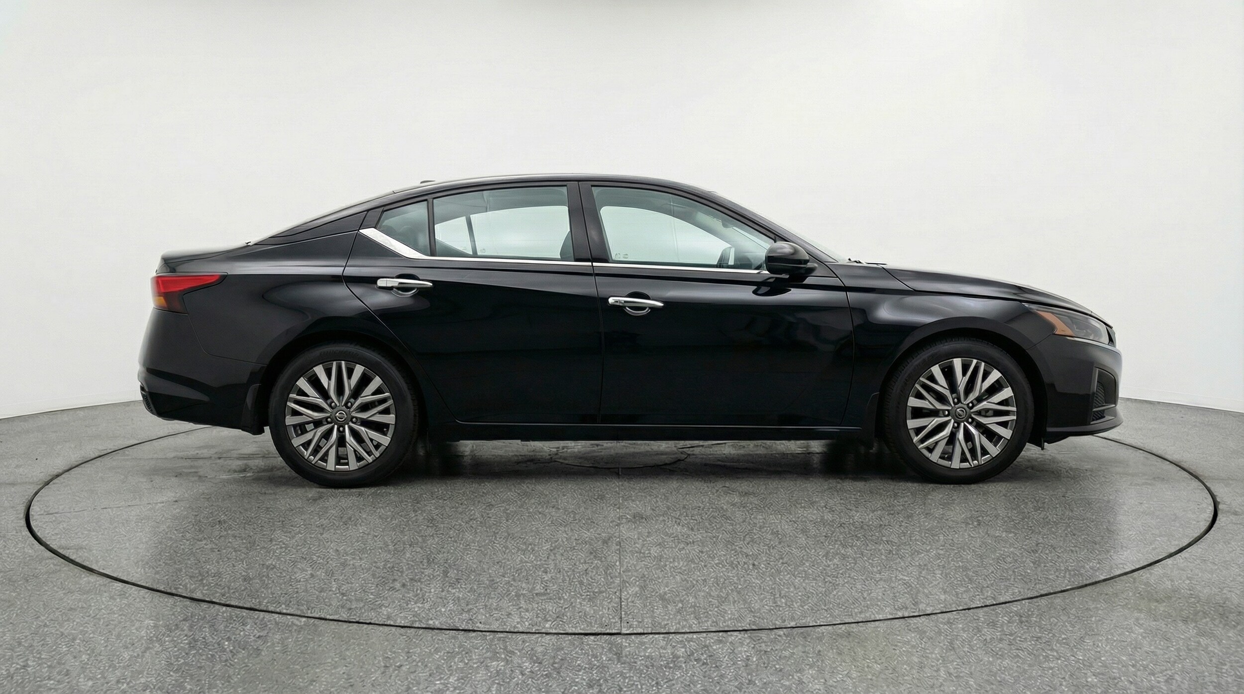 Thumbnail: 2025 Nissan Altima - 8