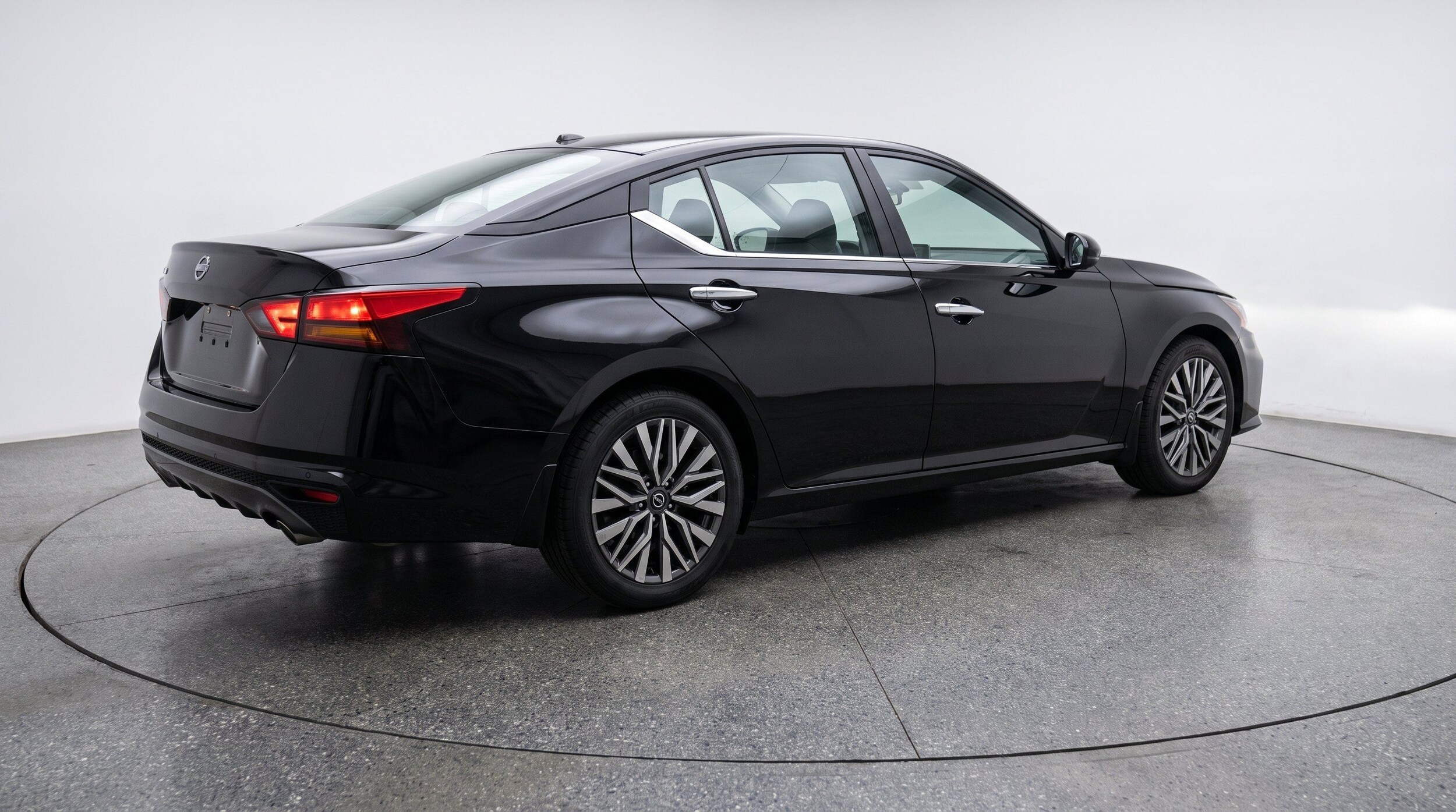Thumbnail: 2025 Nissan Altima - 9