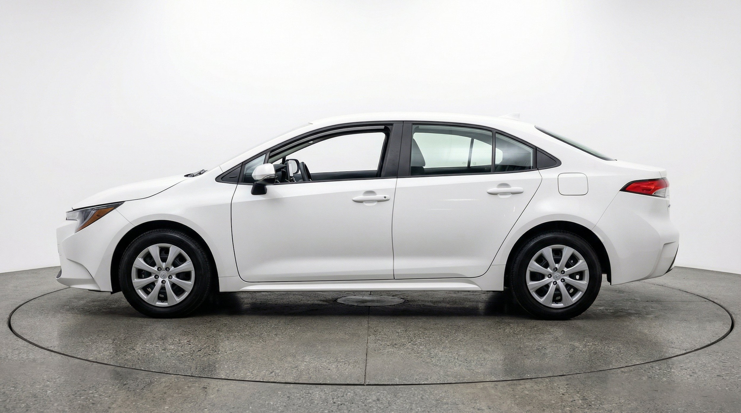 Thumbnail: 2025 Toyota Corolla - 5