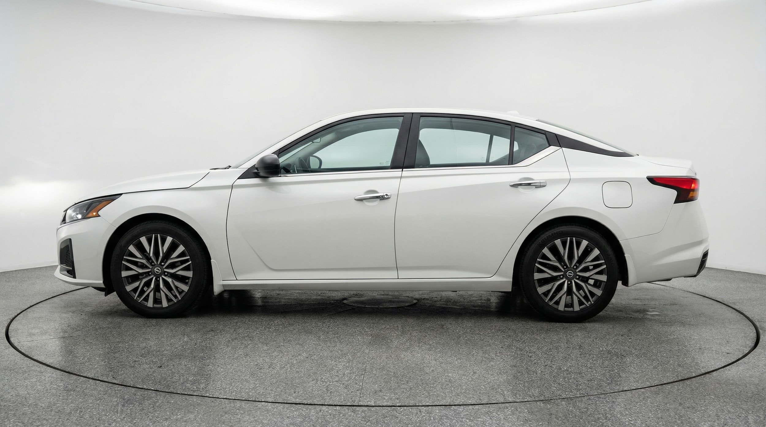 Thumbnail: 2025 Nissan Altima - 4