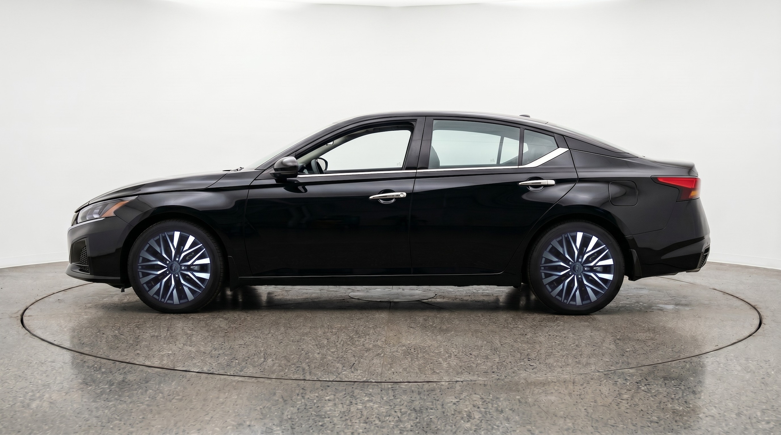 Thumbnail: 2025 Nissan Altima - 4