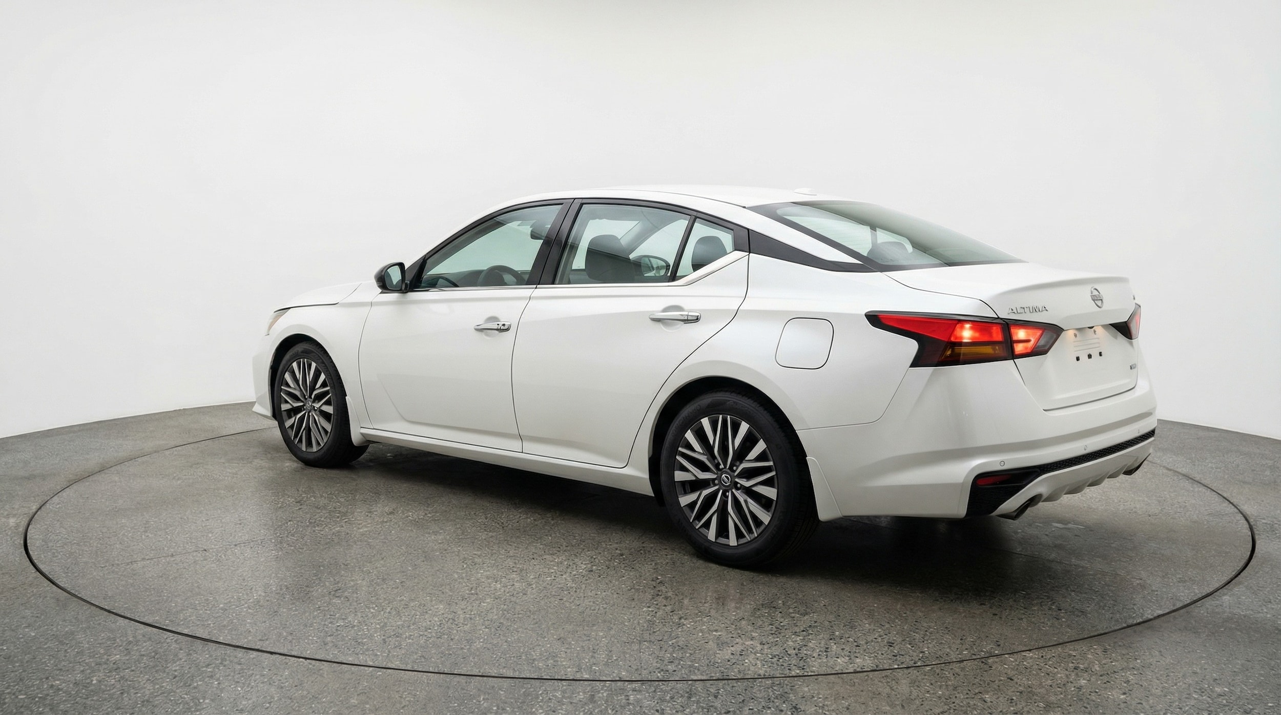 Thumbnail: 2025 Nissan Altima - 5