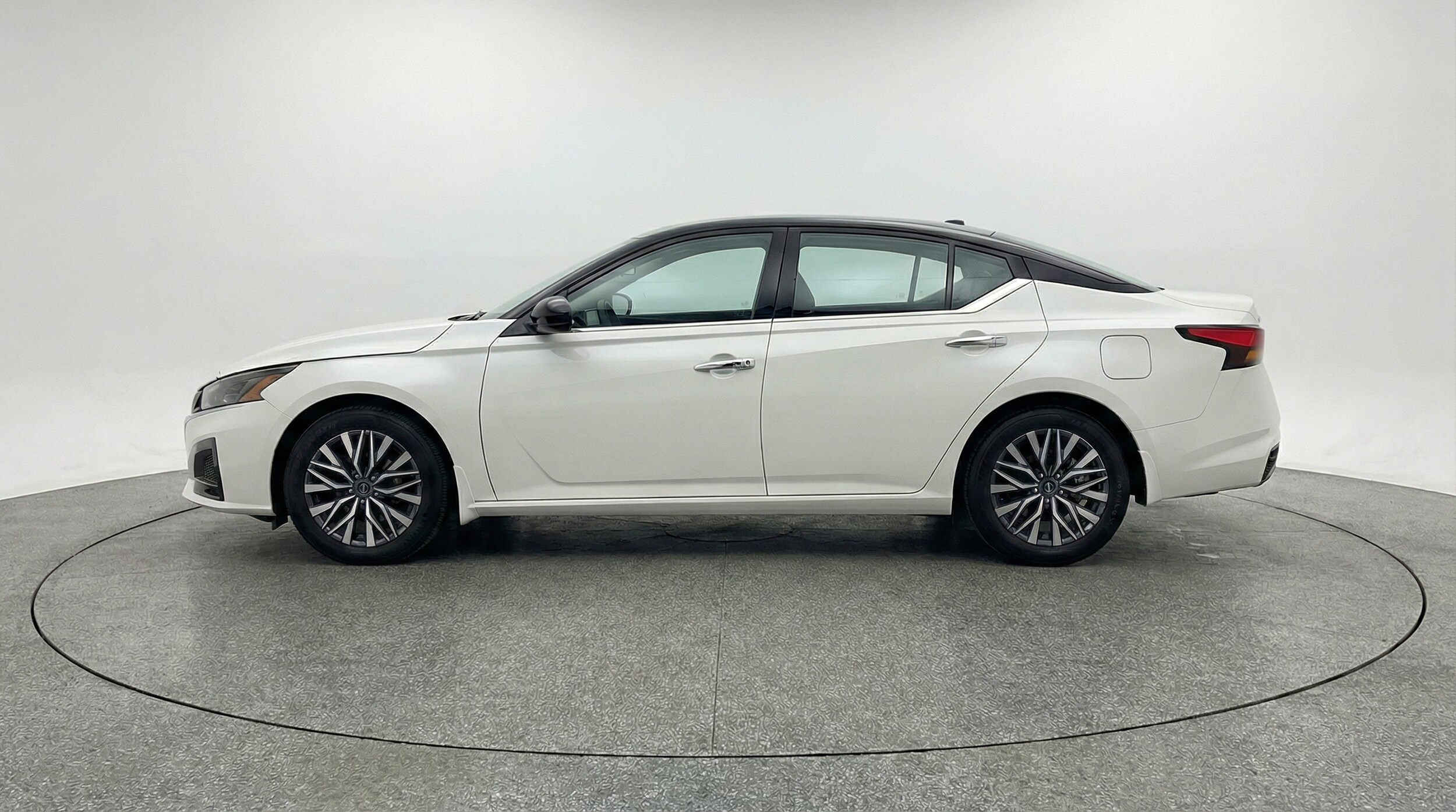 Thumbnail: 2025 Nissan Altima - 4