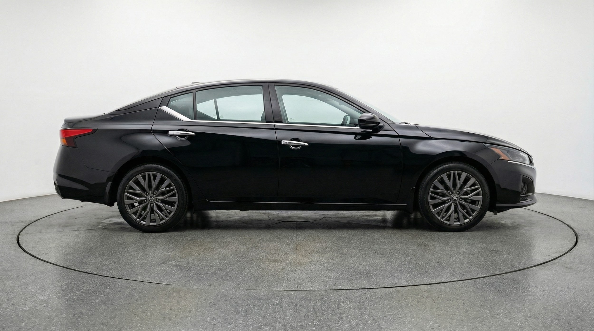 Thumbnail: 2025 Nissan Altima - 8