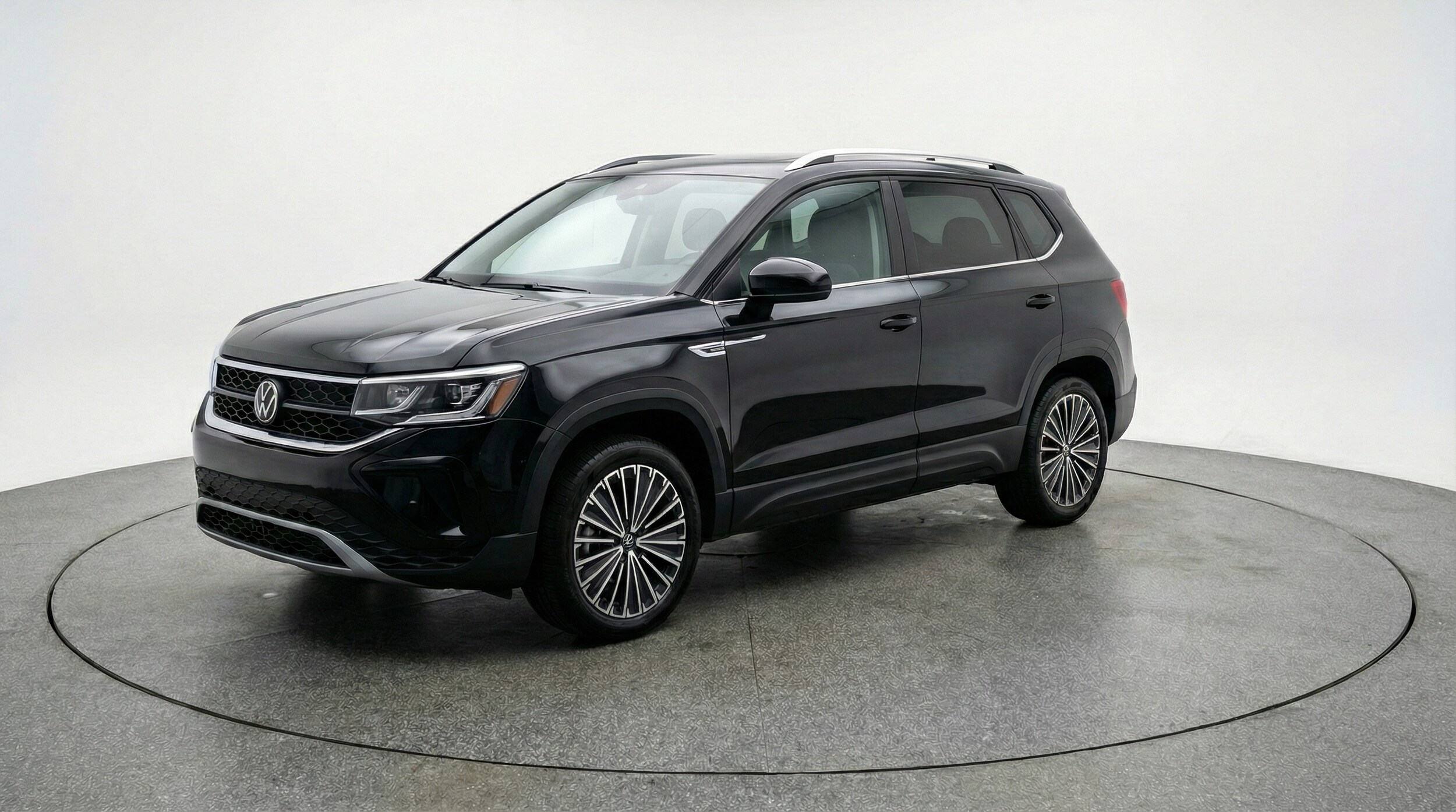 Thumbnail: 2025 Volkswagen Taos - 3