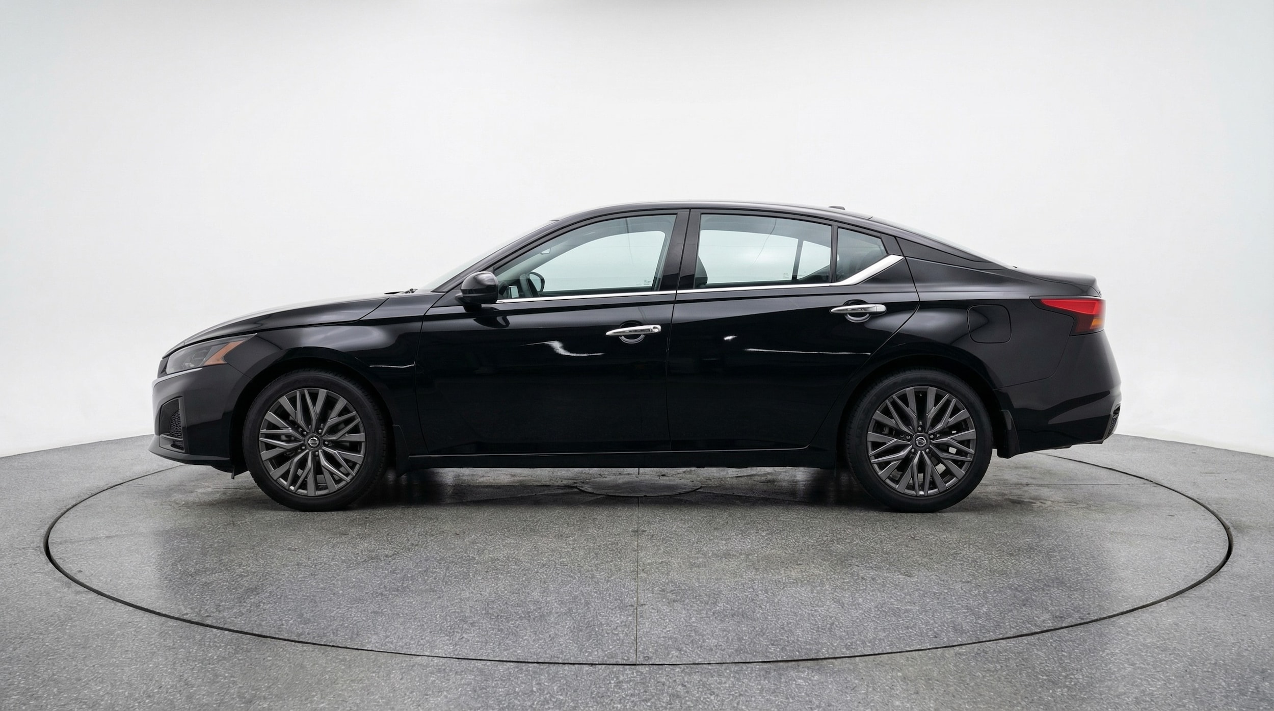 Thumbnail: 2025 Nissan Altima - 4