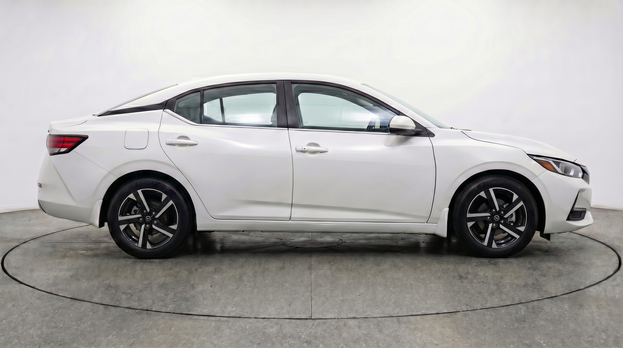 Thumbnail: 2025 Nissan Sentra - 8