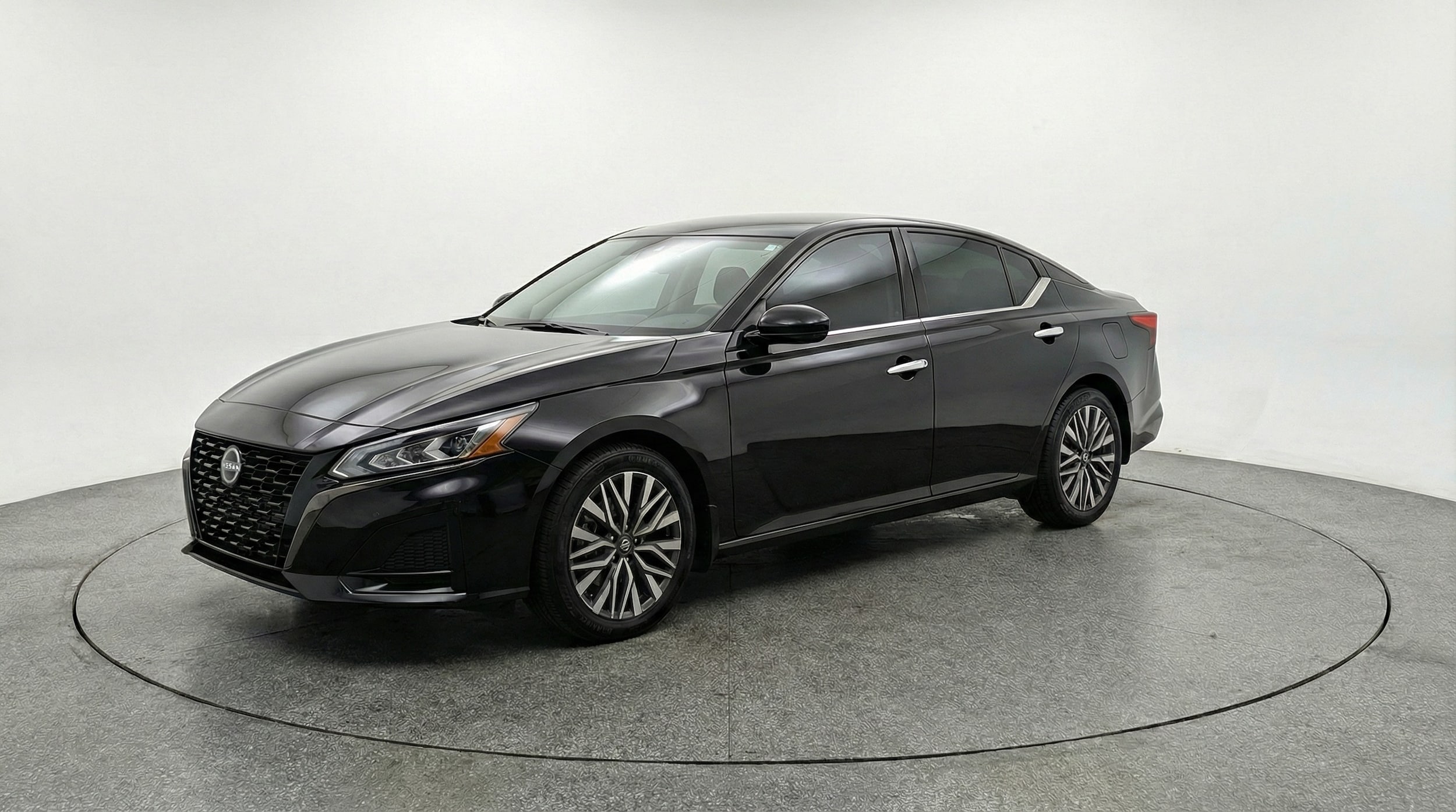 Thumbnail: 2025 Nissan Altima - 3