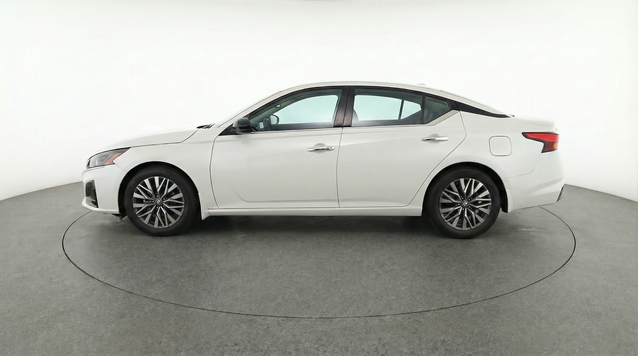 Thumbnail: 2025 Nissan Altima - 4