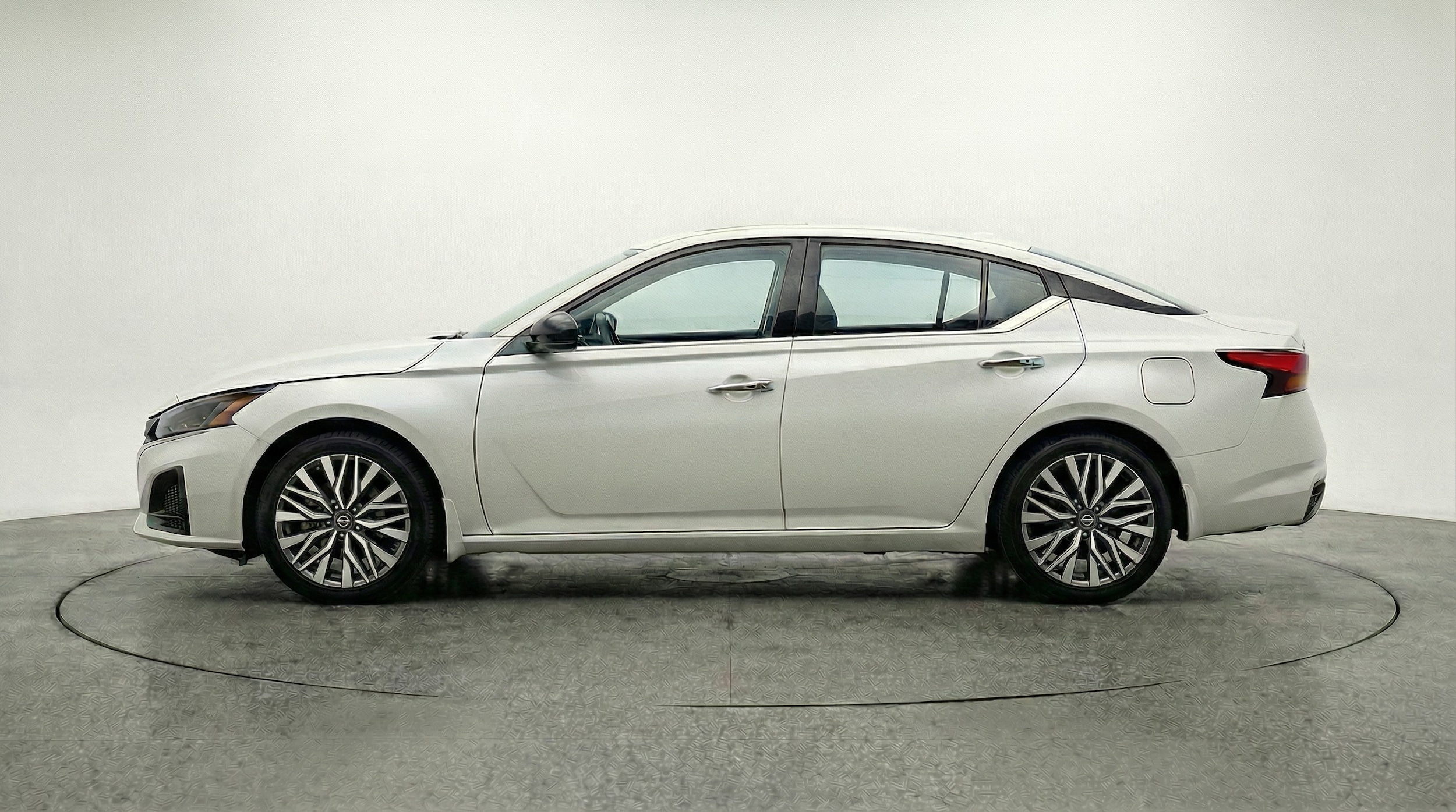 Thumbnail: 2025 Nissan Altima - 4