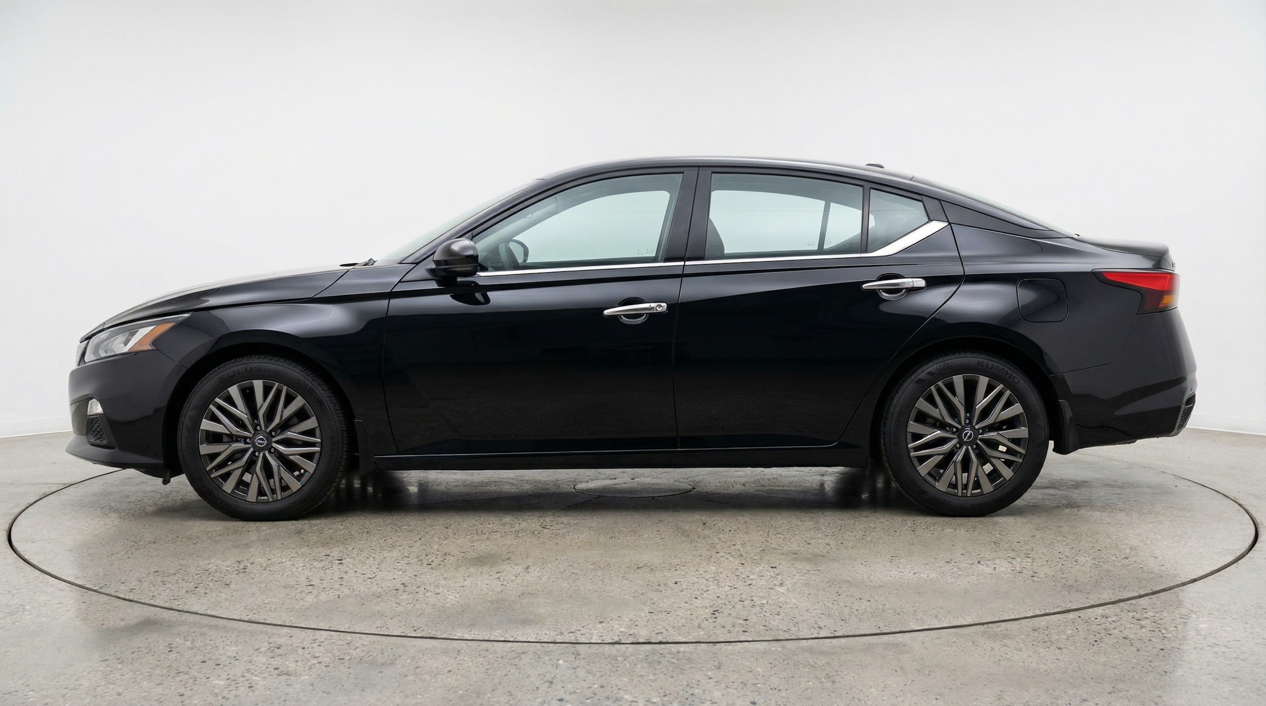 Thumbnail: 2025 Nissan Altima - 4